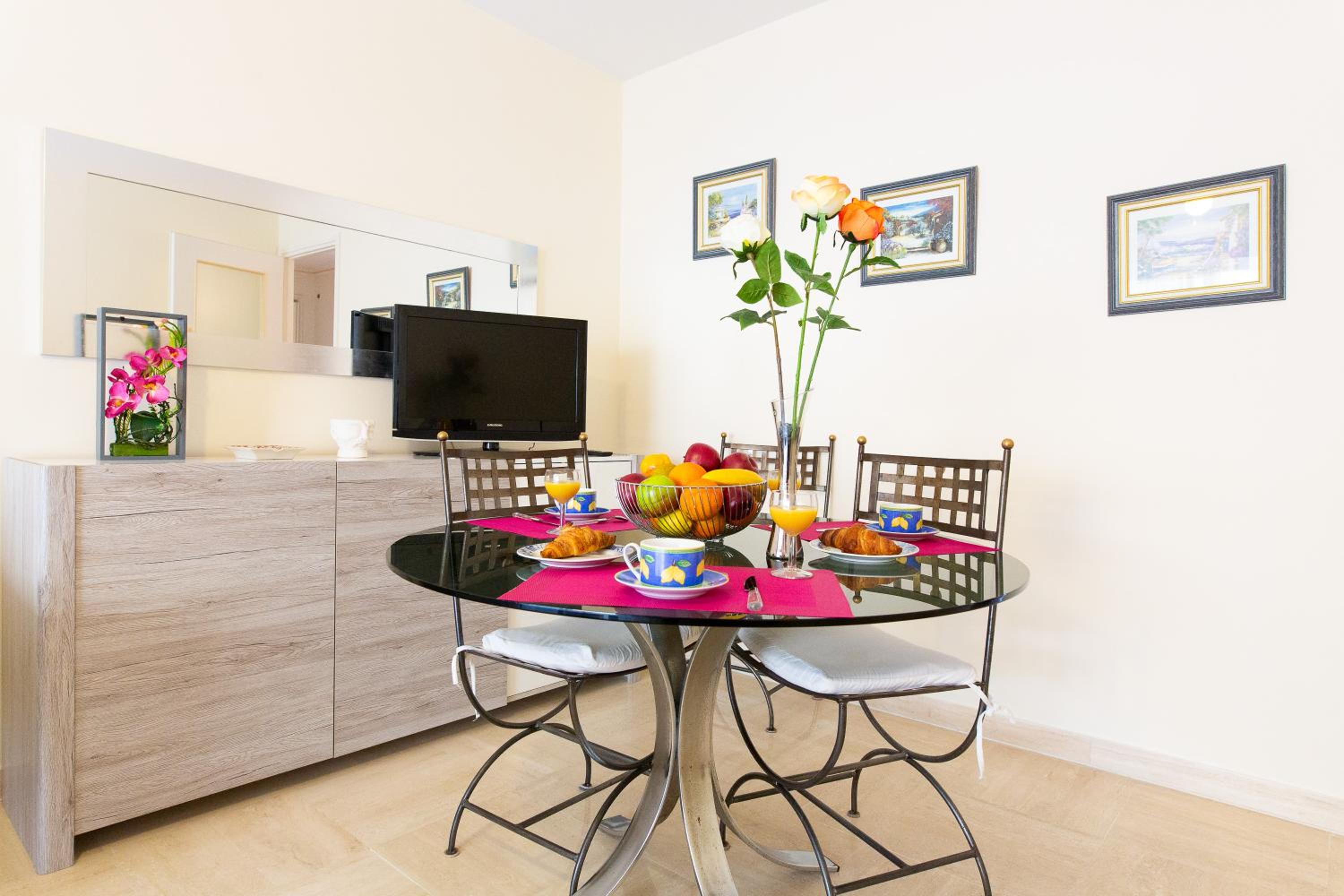 Apartment with Terrace photo 2