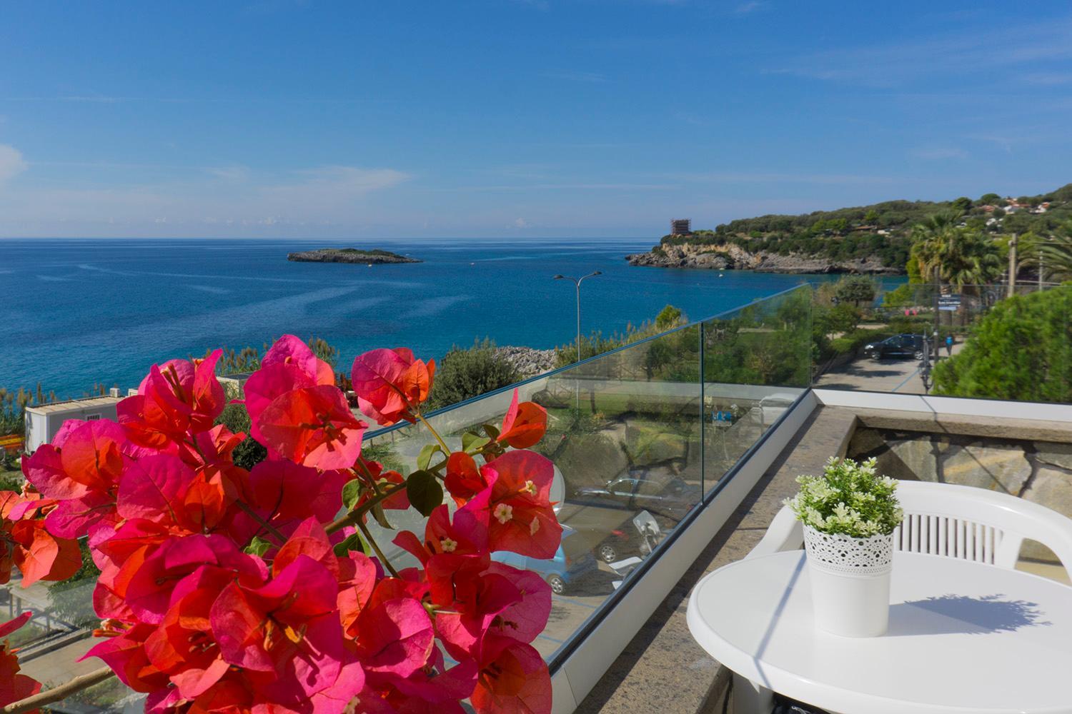 Room with Direct Sea View photo 3