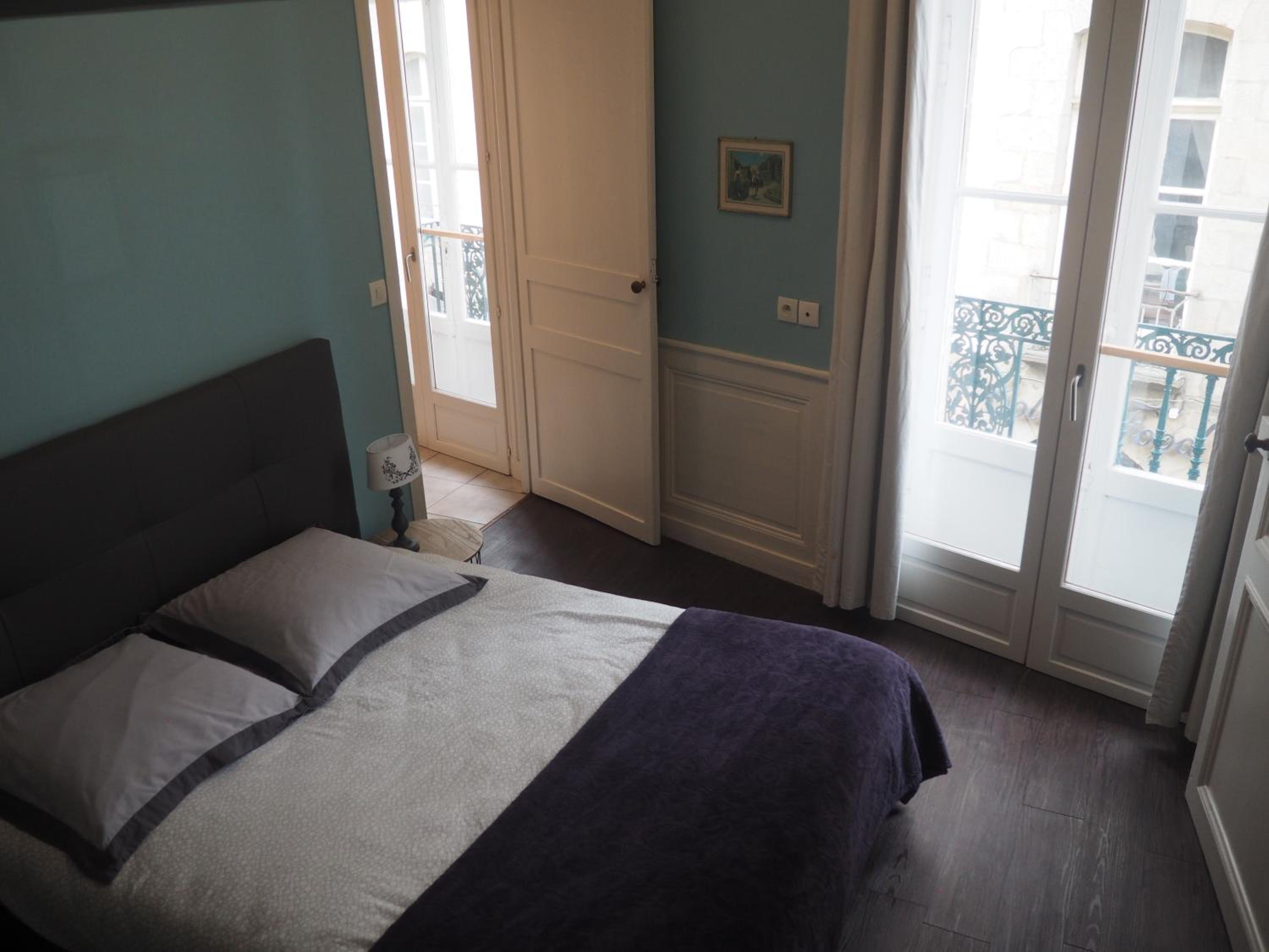 Apartment with Balcony photo 1