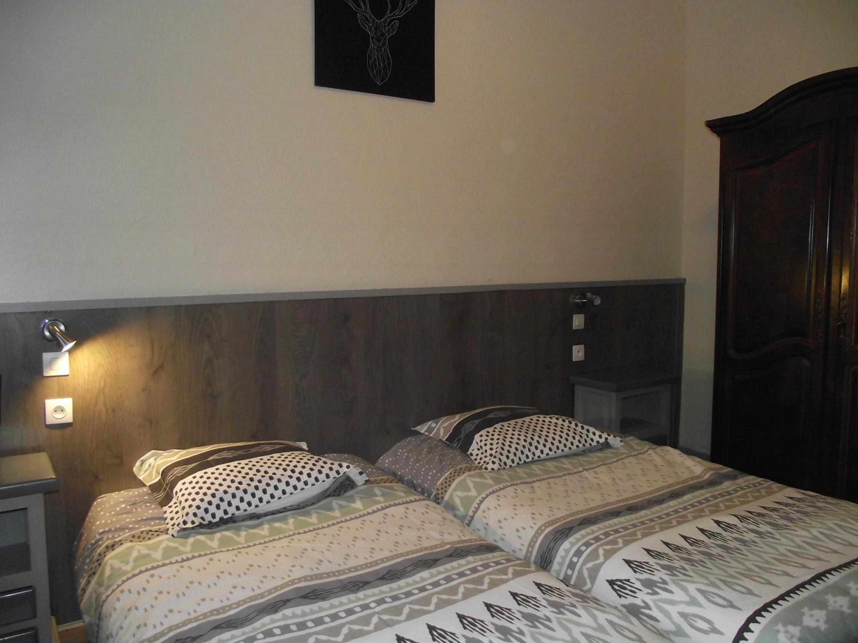 Twin Room with Mountain View - South - Photo 1
