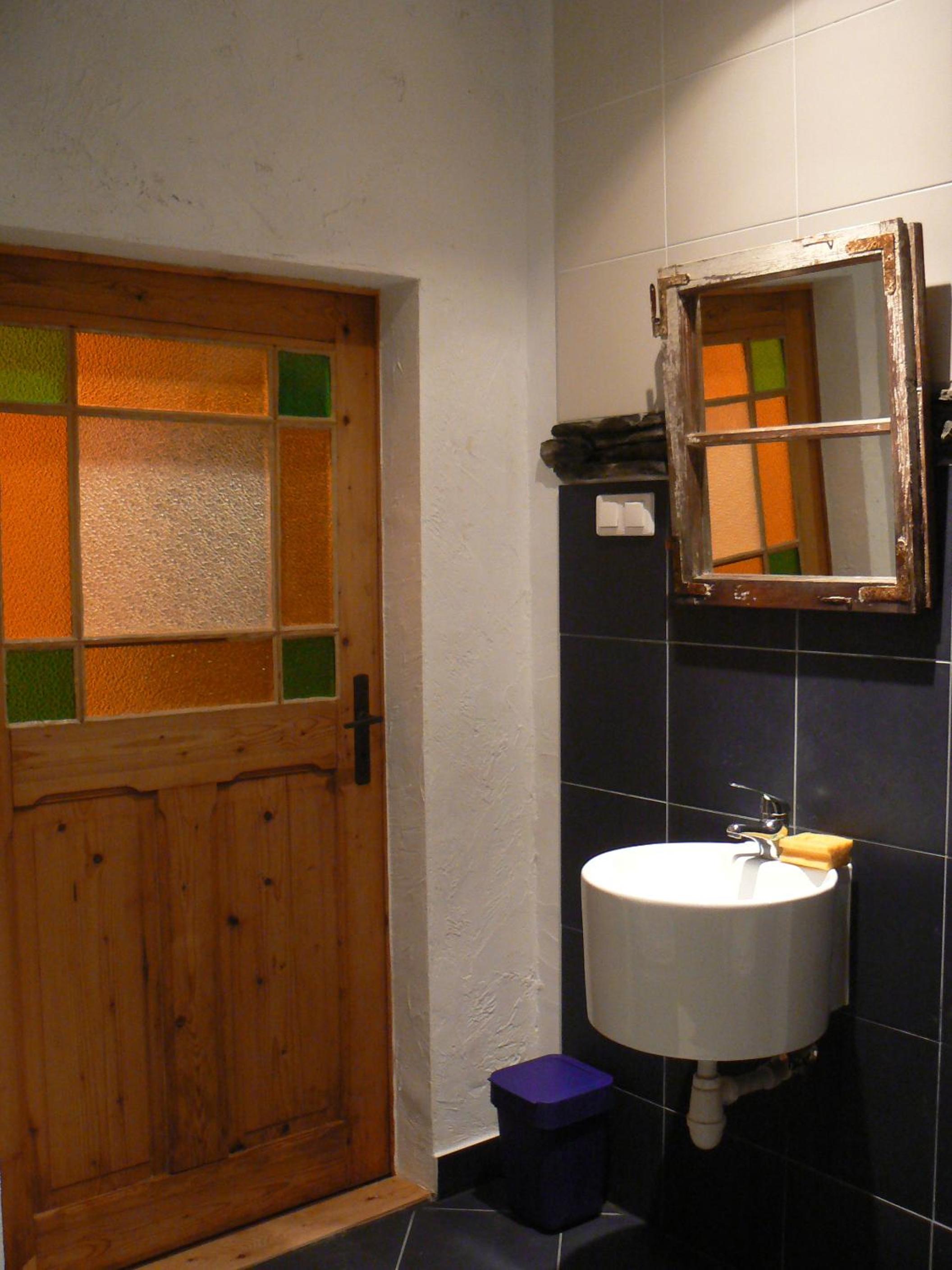 Basic Triple Room with Shared Bathroom photo 1