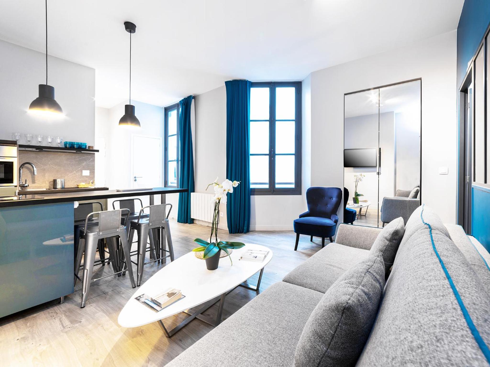 Deluxe Apartment