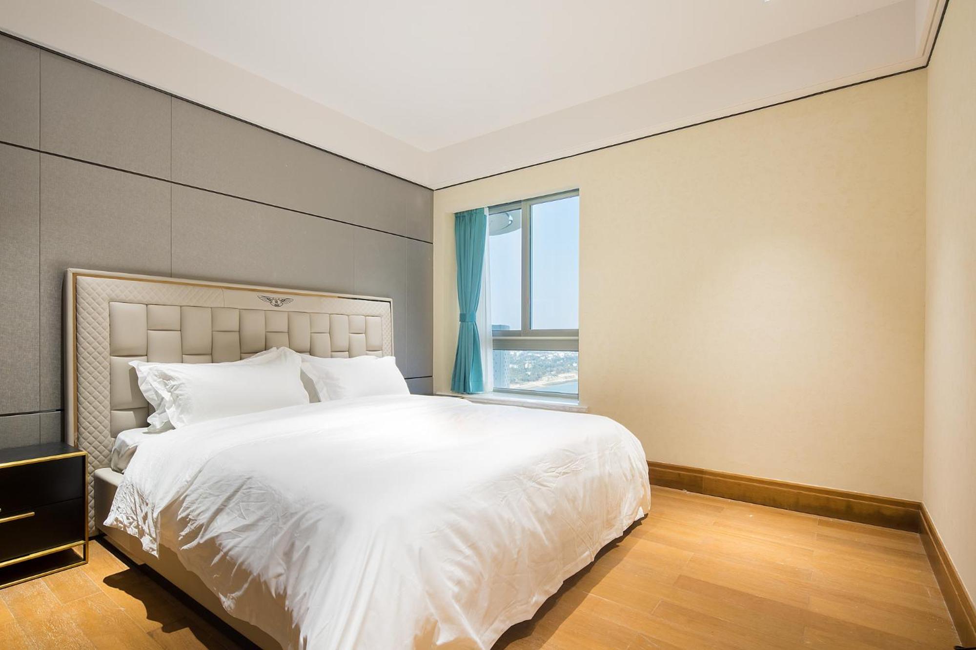 Deluxe Three-Bedroom Suite with Sea View photo 1