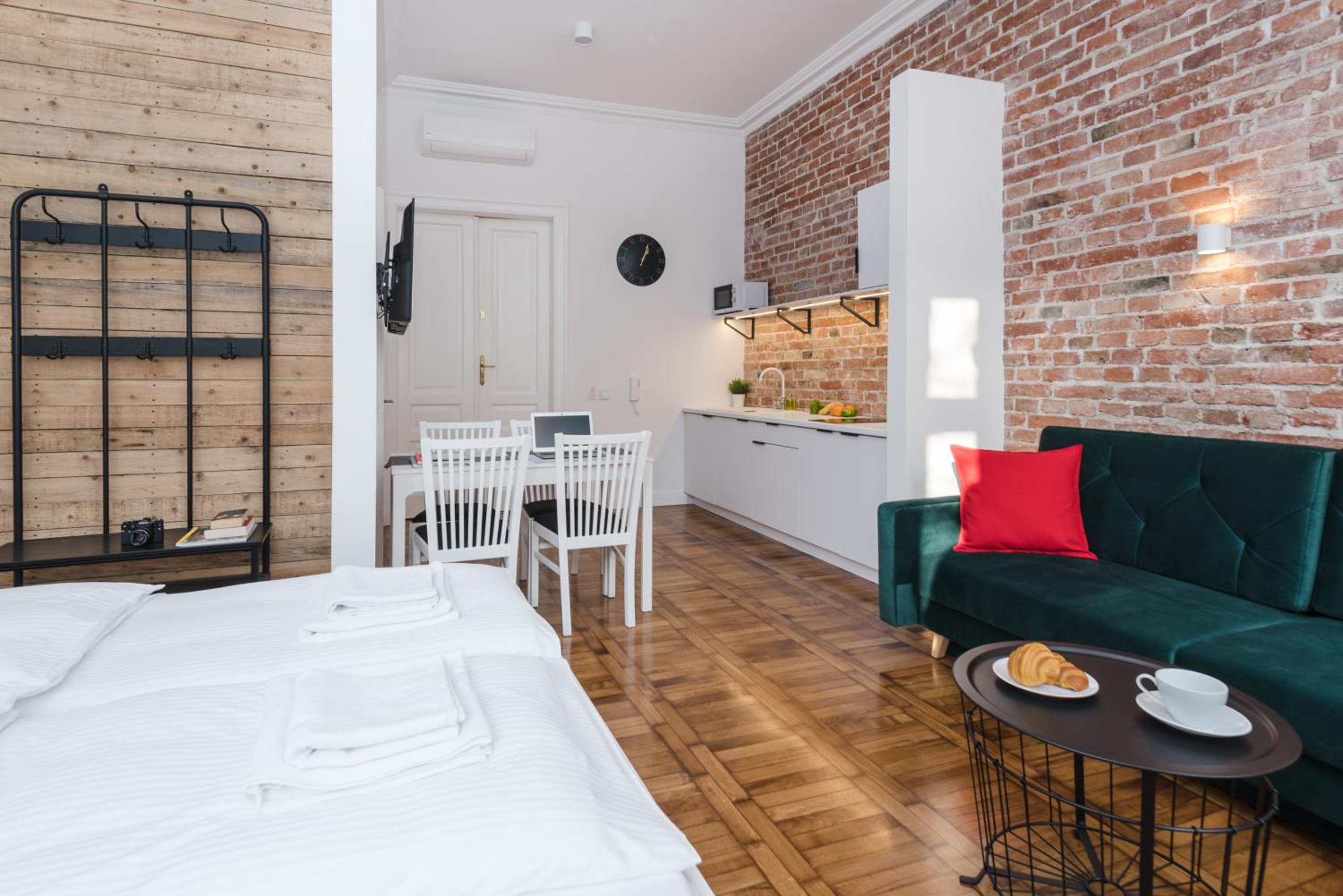 Comfort Apartment - Photo 14