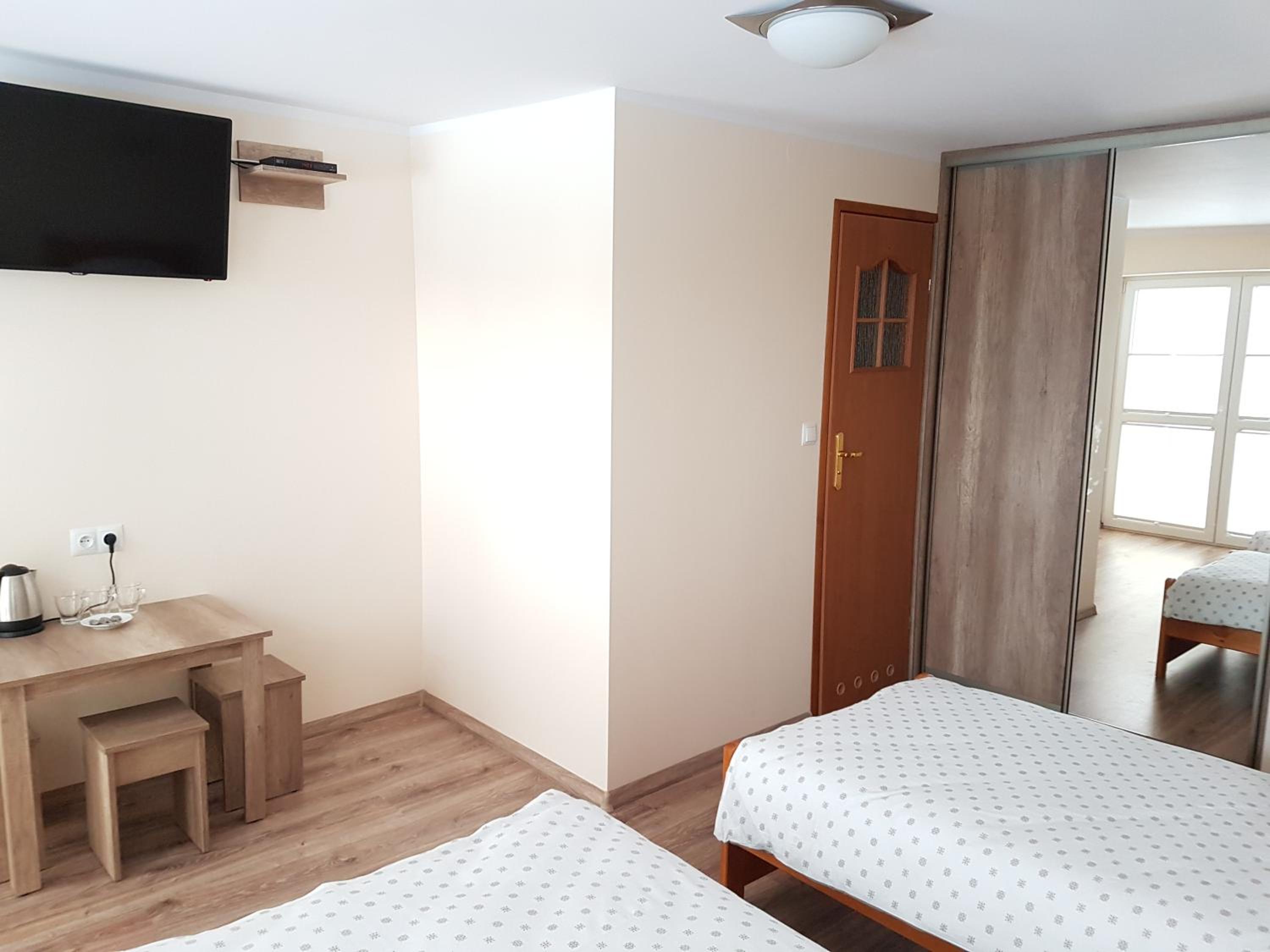 Triple Room with Private Bathroom photo 2