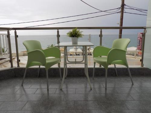 Studio Apartment with Sea View