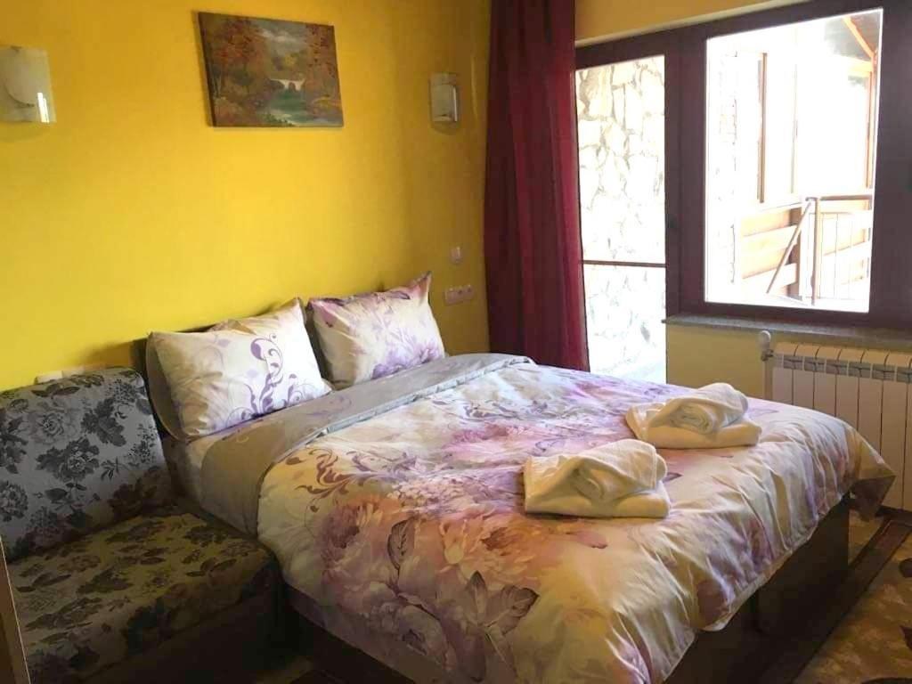 Three-Bedroom House photo 3