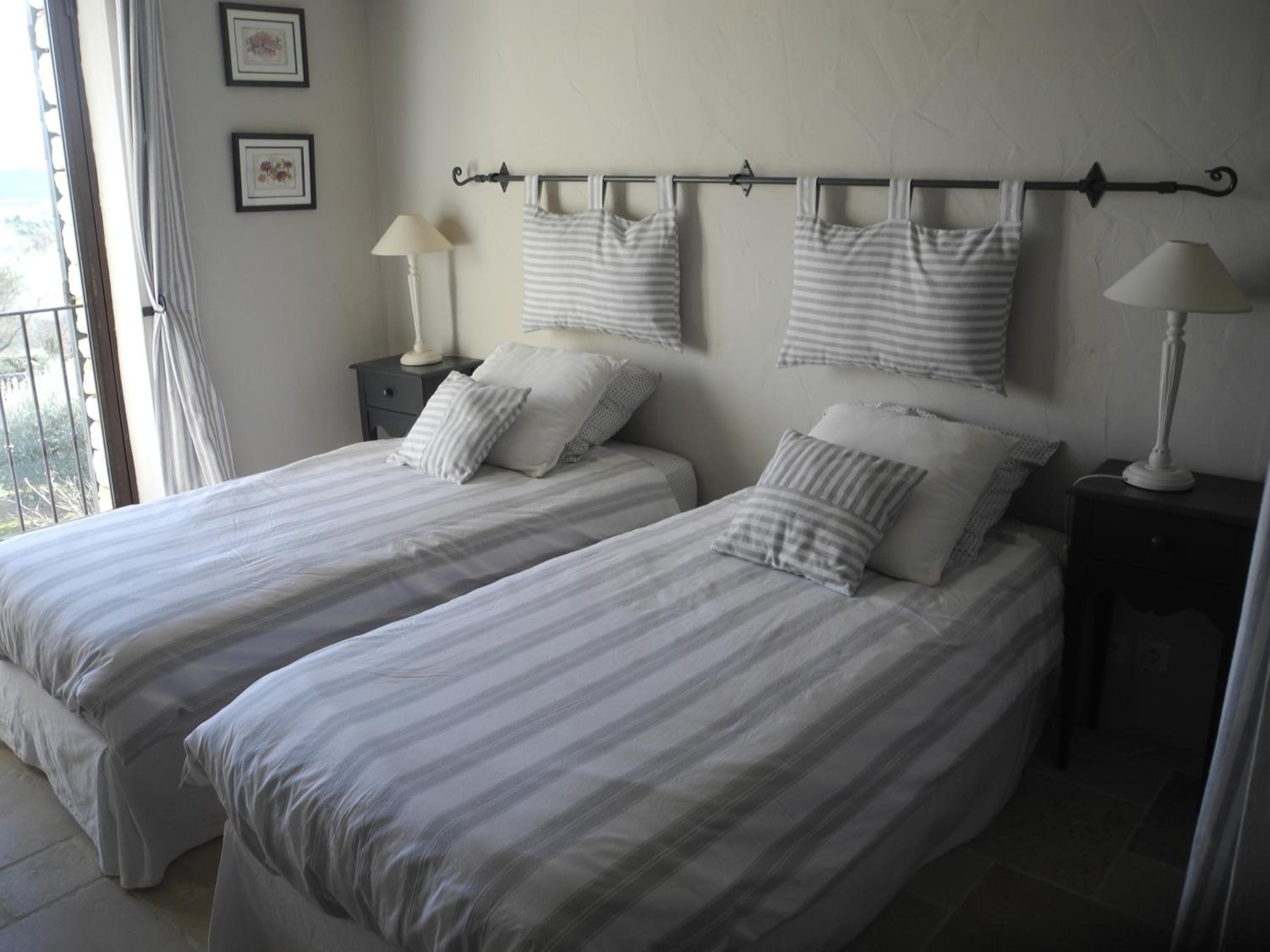 Deluxe Double or Twin Room with Mountain View