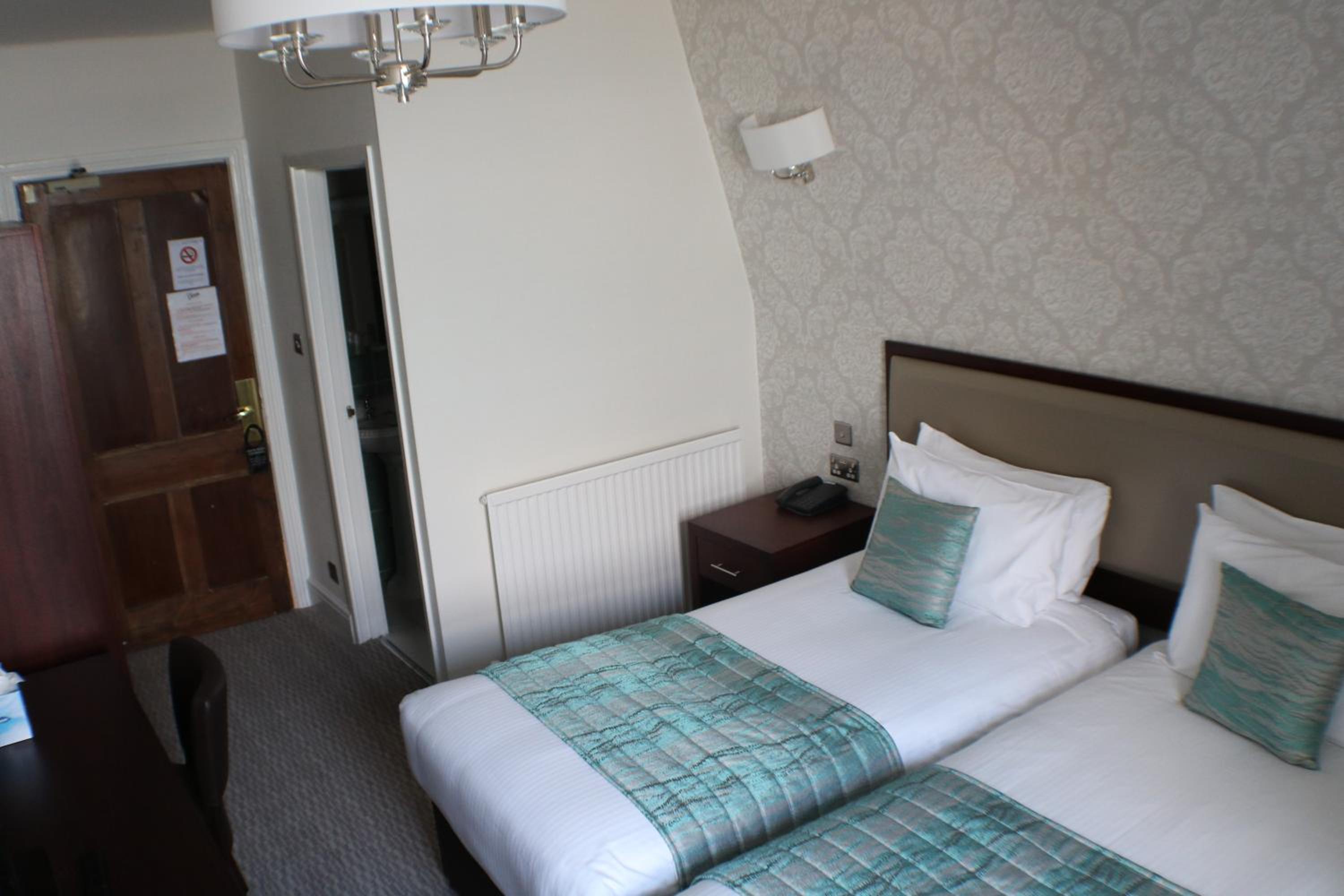 Standard Twin Room photo 2