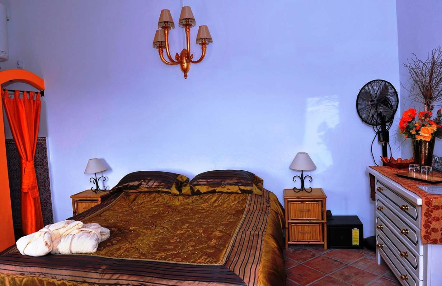 Double Room with Private Bathroom photo 2