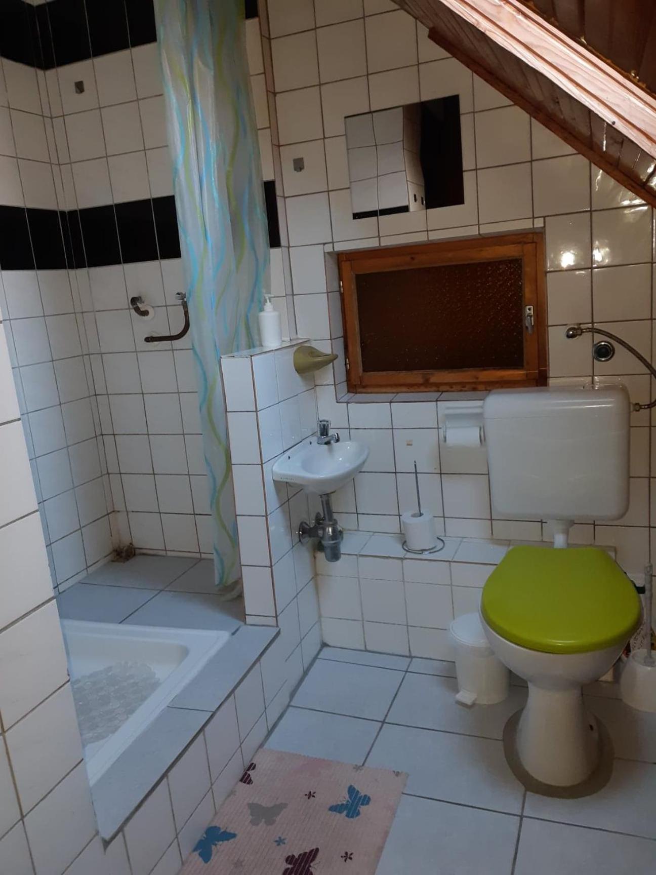 Double Room with Shared Bathroom photo 1