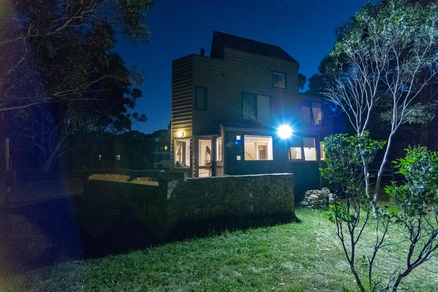 Three-Bedroom House - Photo 8