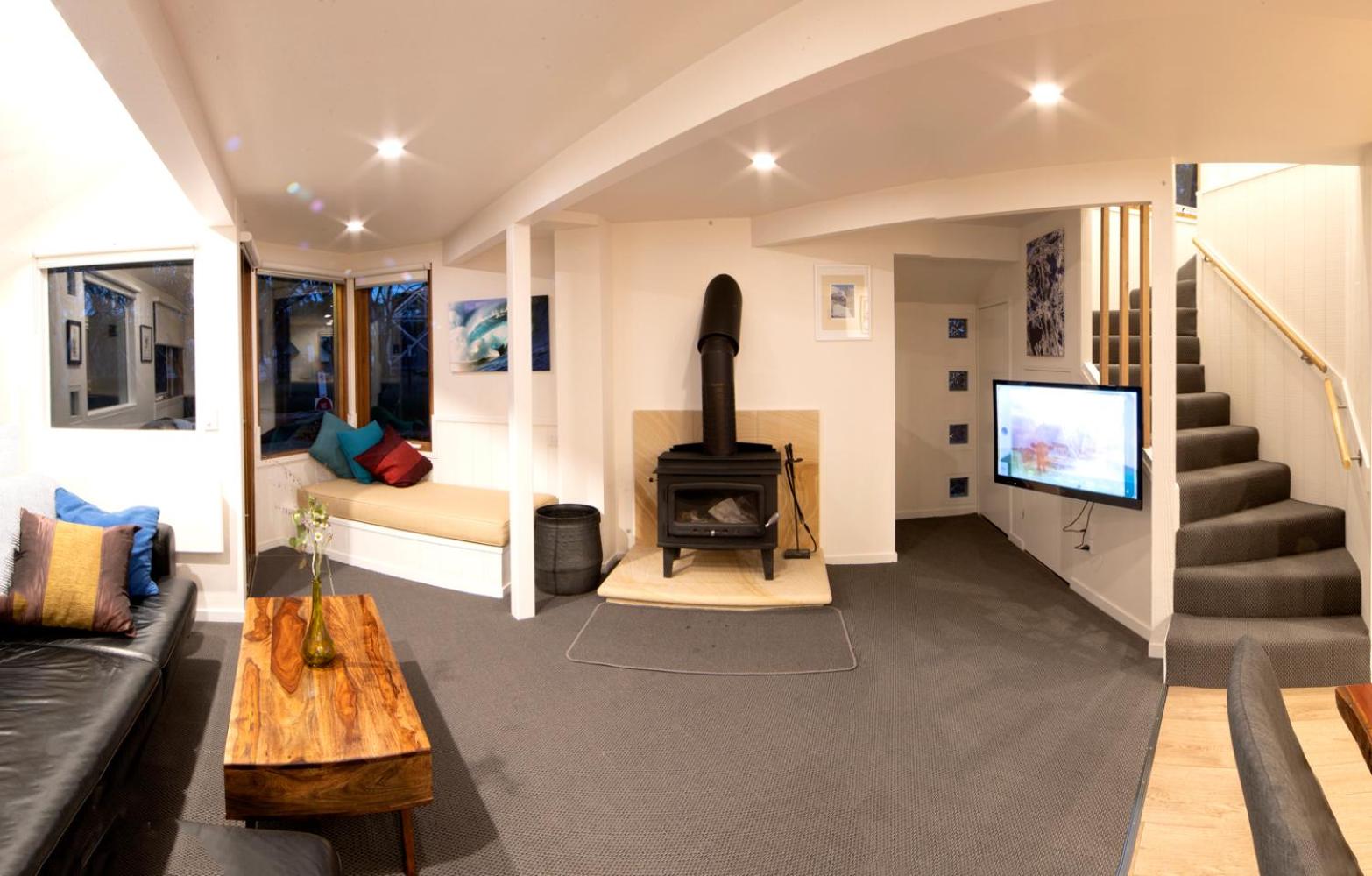 Three-Bedroom House - Photo 11
