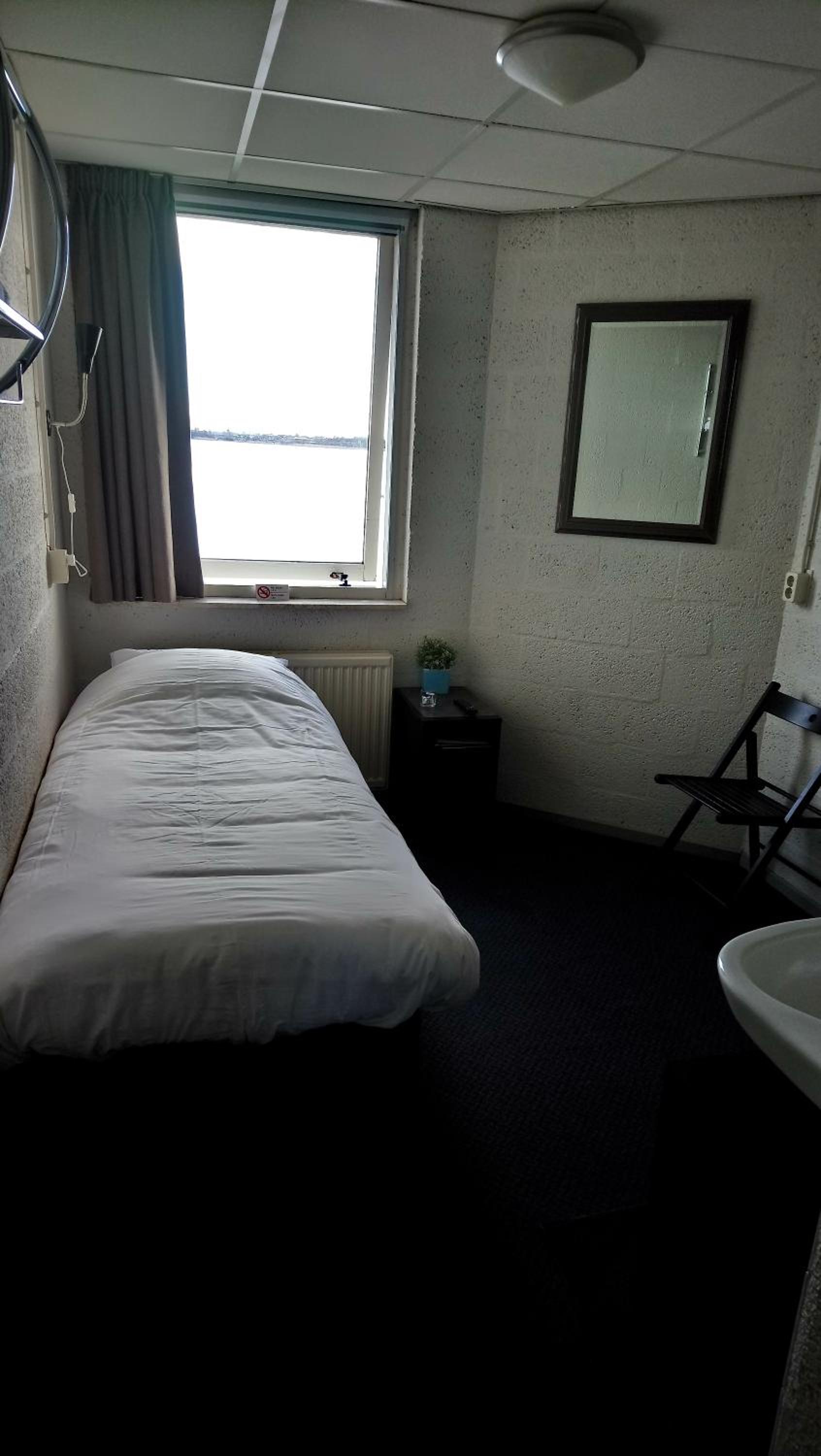 Single Room with Lake View