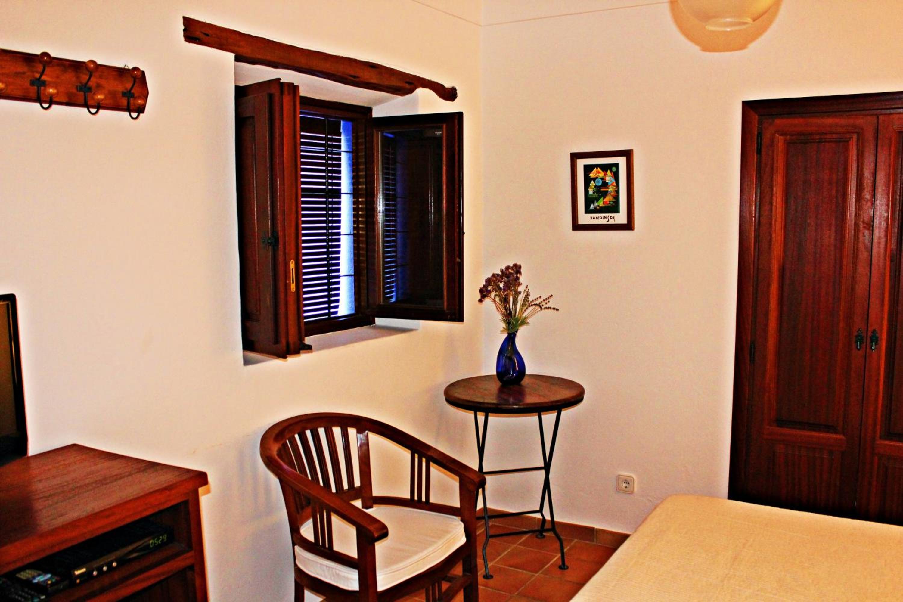 Standard Double or Twin Room photo 3