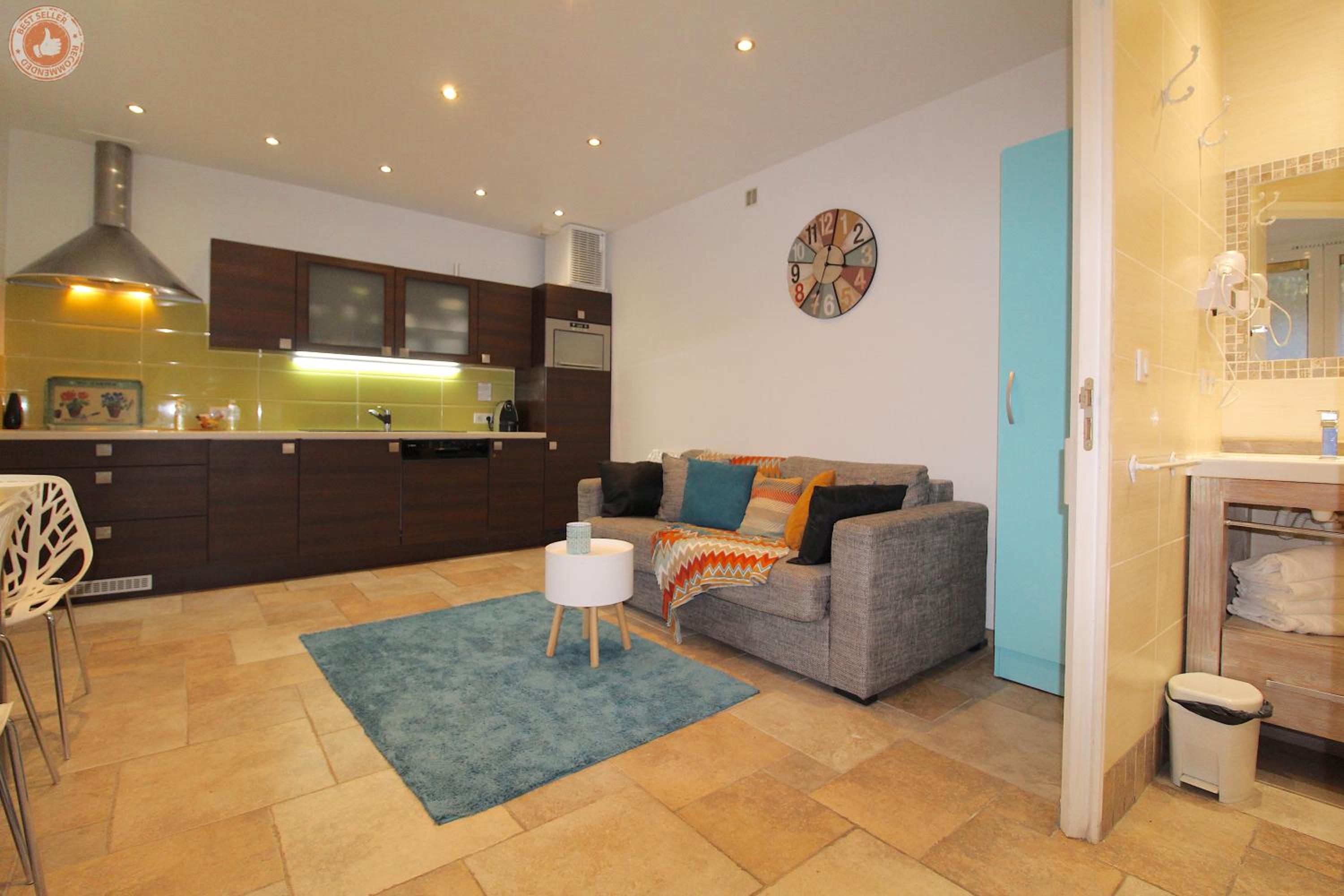 One-Bedroom Apartment