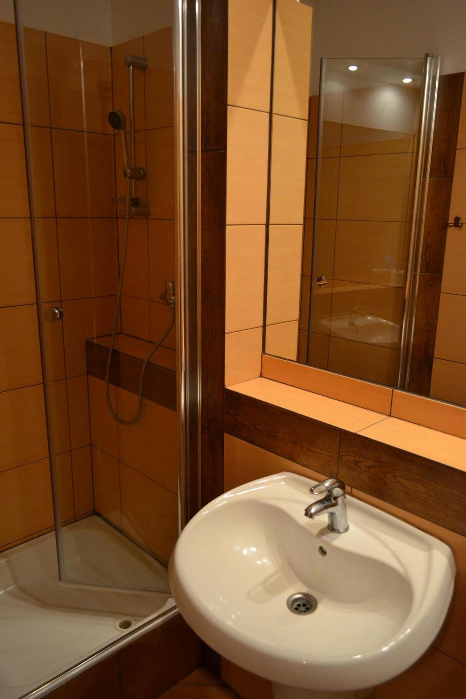 Small Double Room - Photo 2