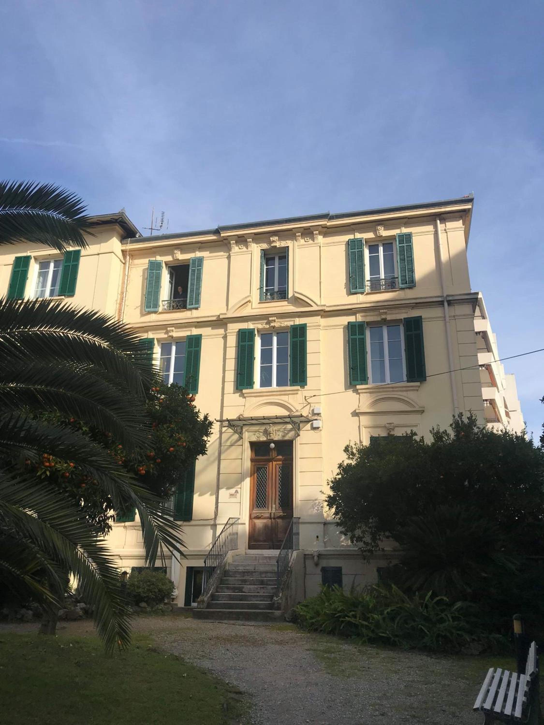 Apartment with Garden View