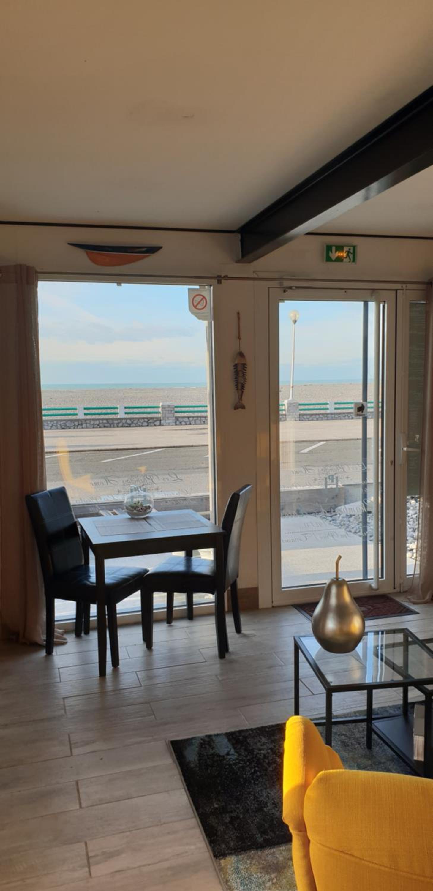 Suite with Sea View and Private Hot Tub - Photo 16