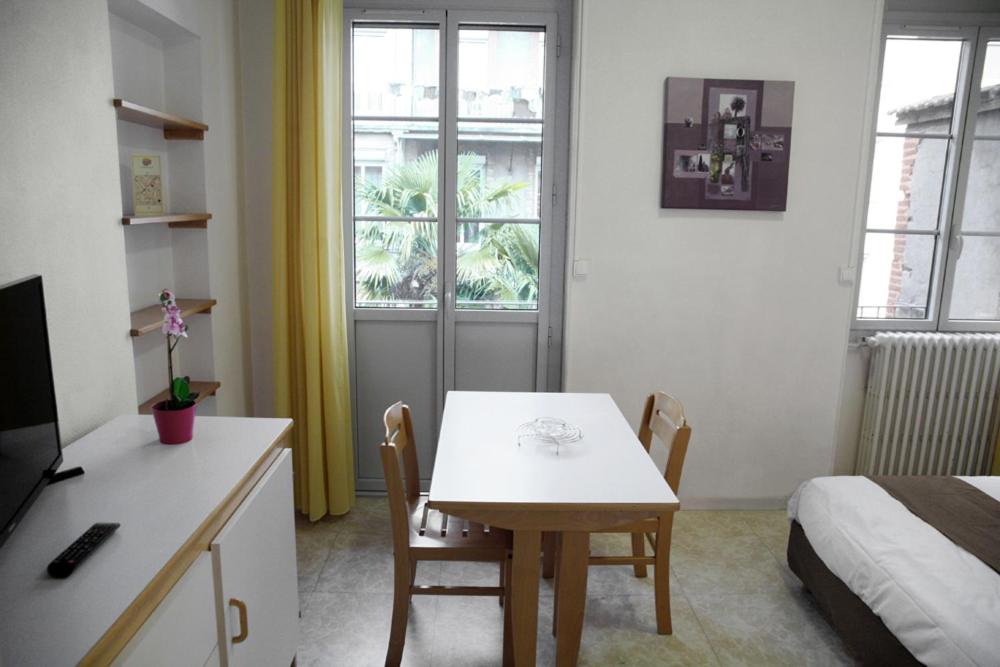 Studio Apartment