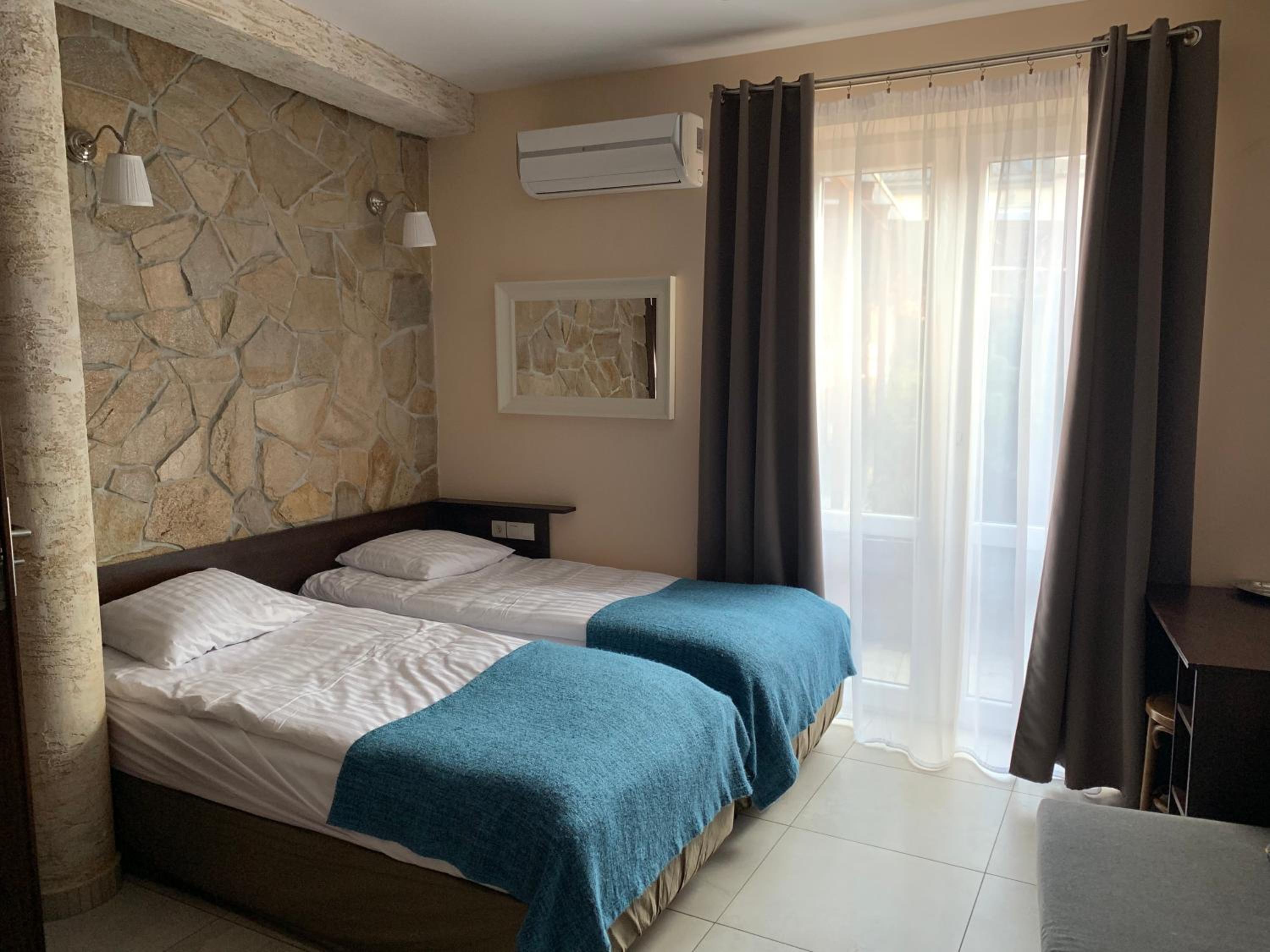 Standard Double Room - Photo 2