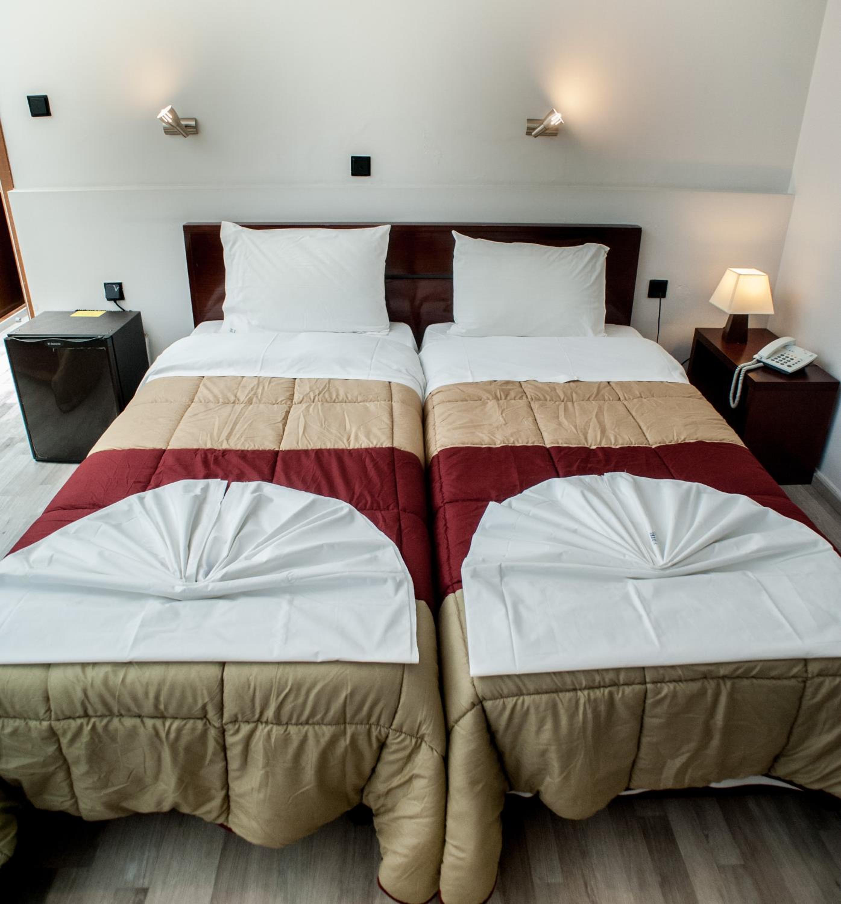 Quadruple Room with Street View photo 2