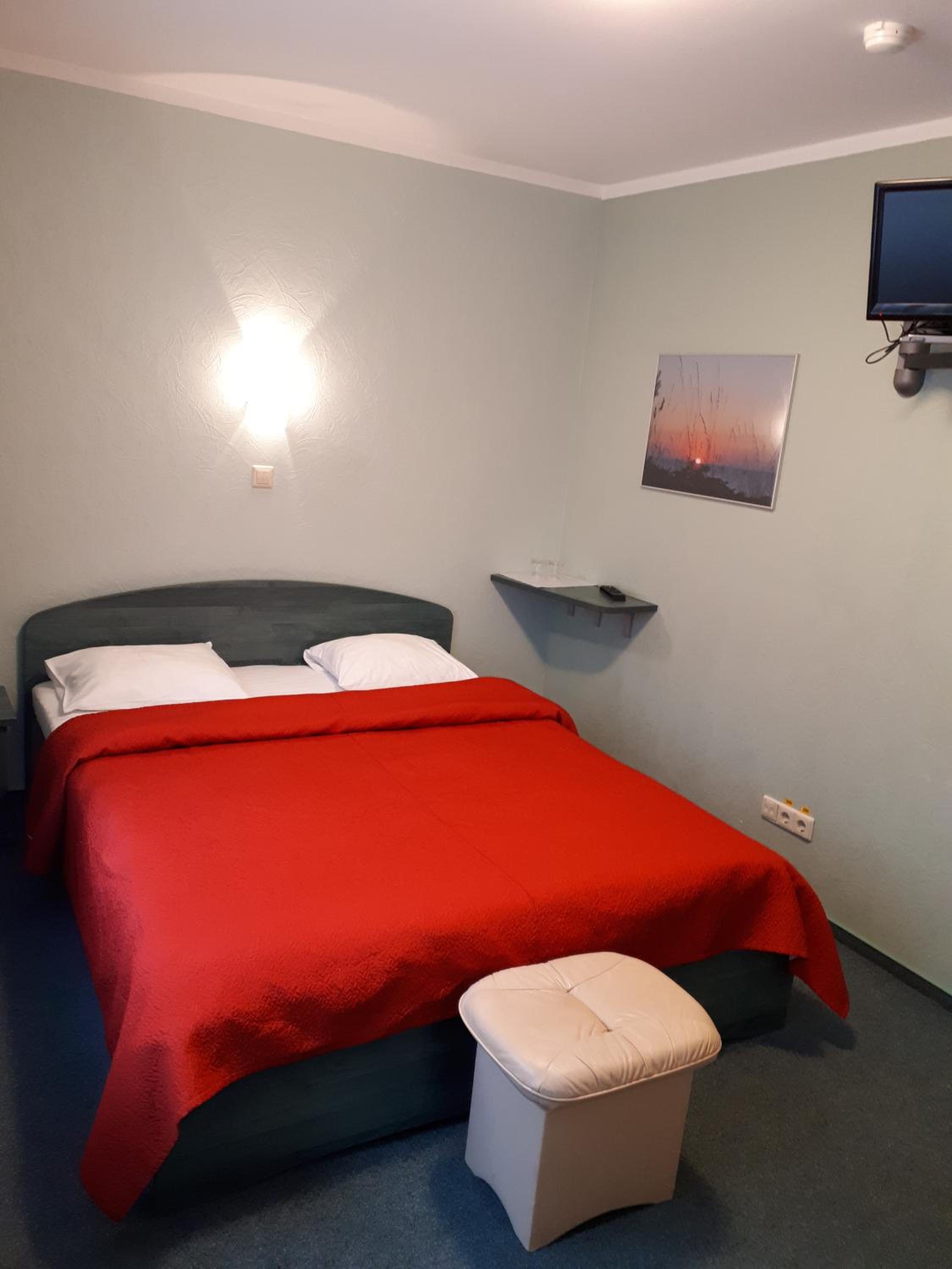 Economy Double Room photo 2