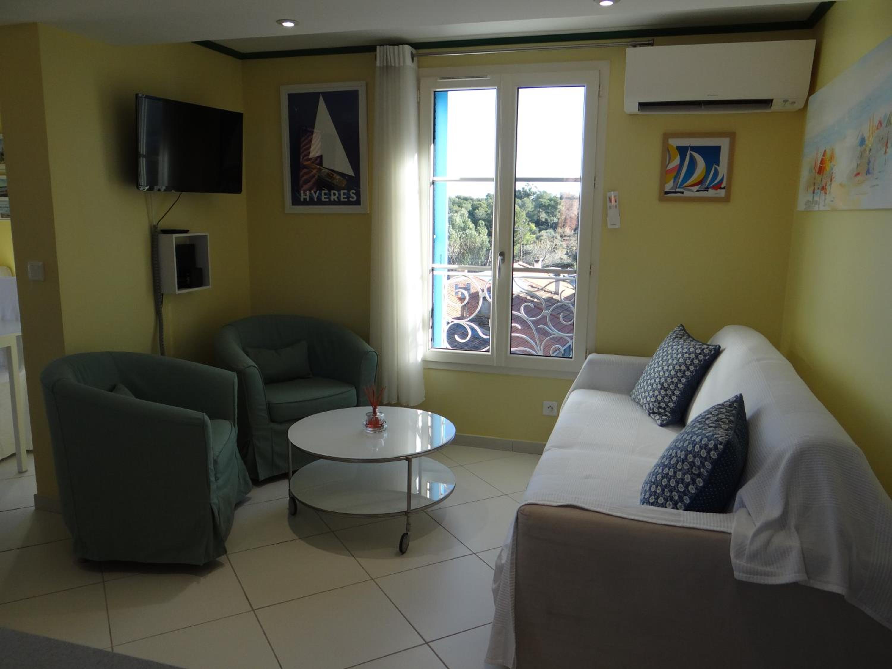 Apartment with Sea View photo 3