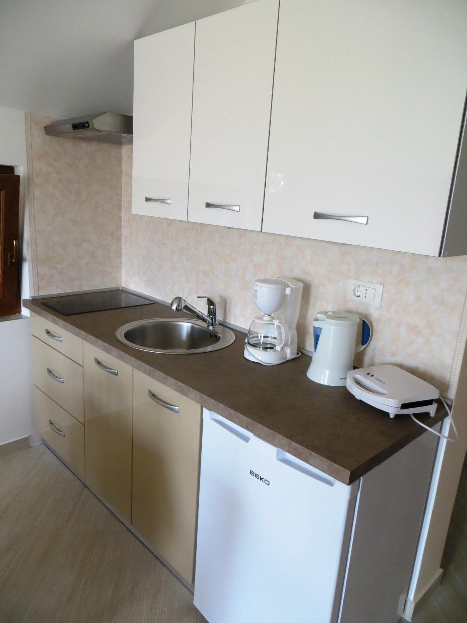 Apartment with Balcony - Photo 15