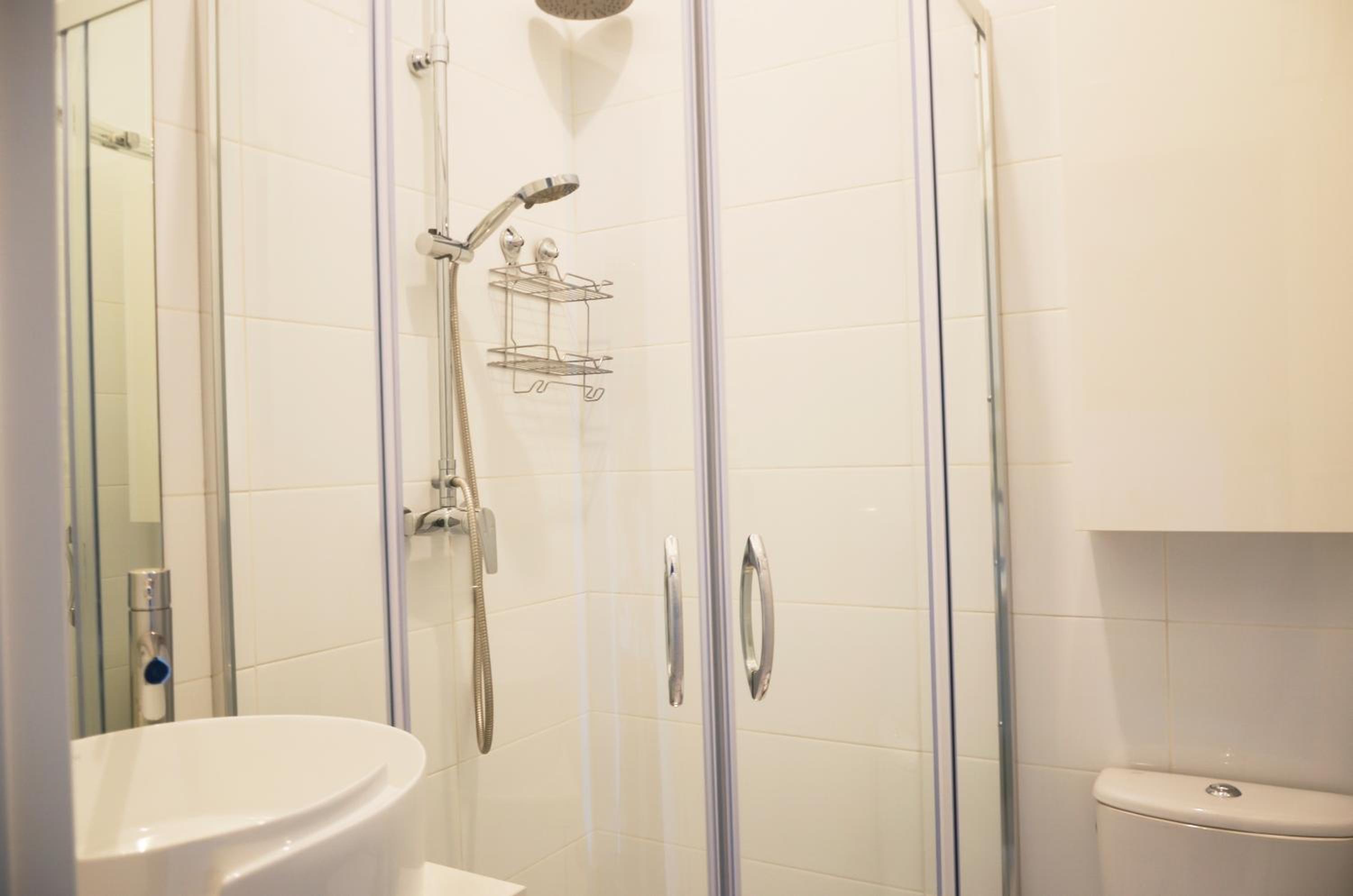 Studio Apartment - Photo 2