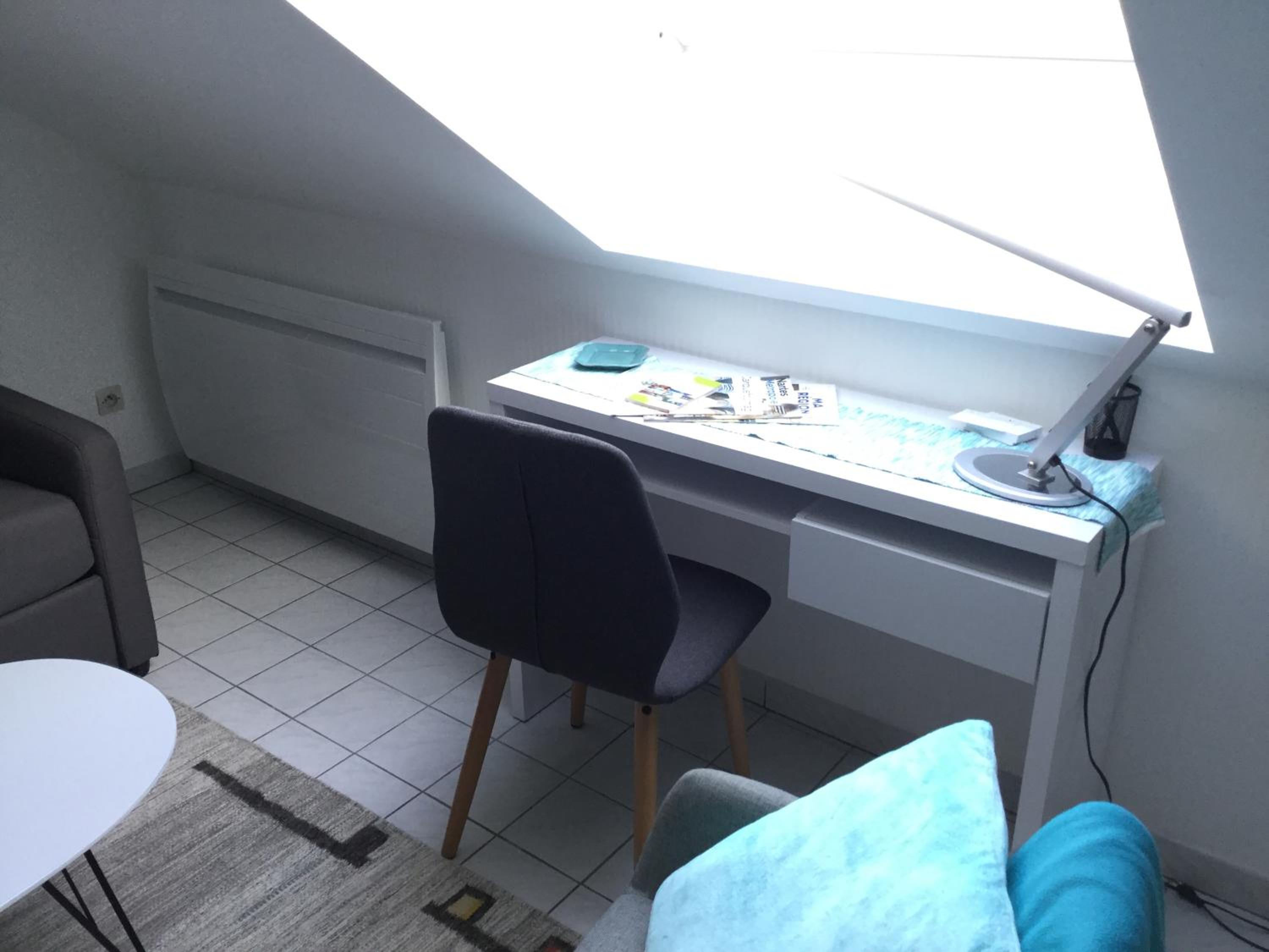 One-Bedroom Apartment - Photo 11
