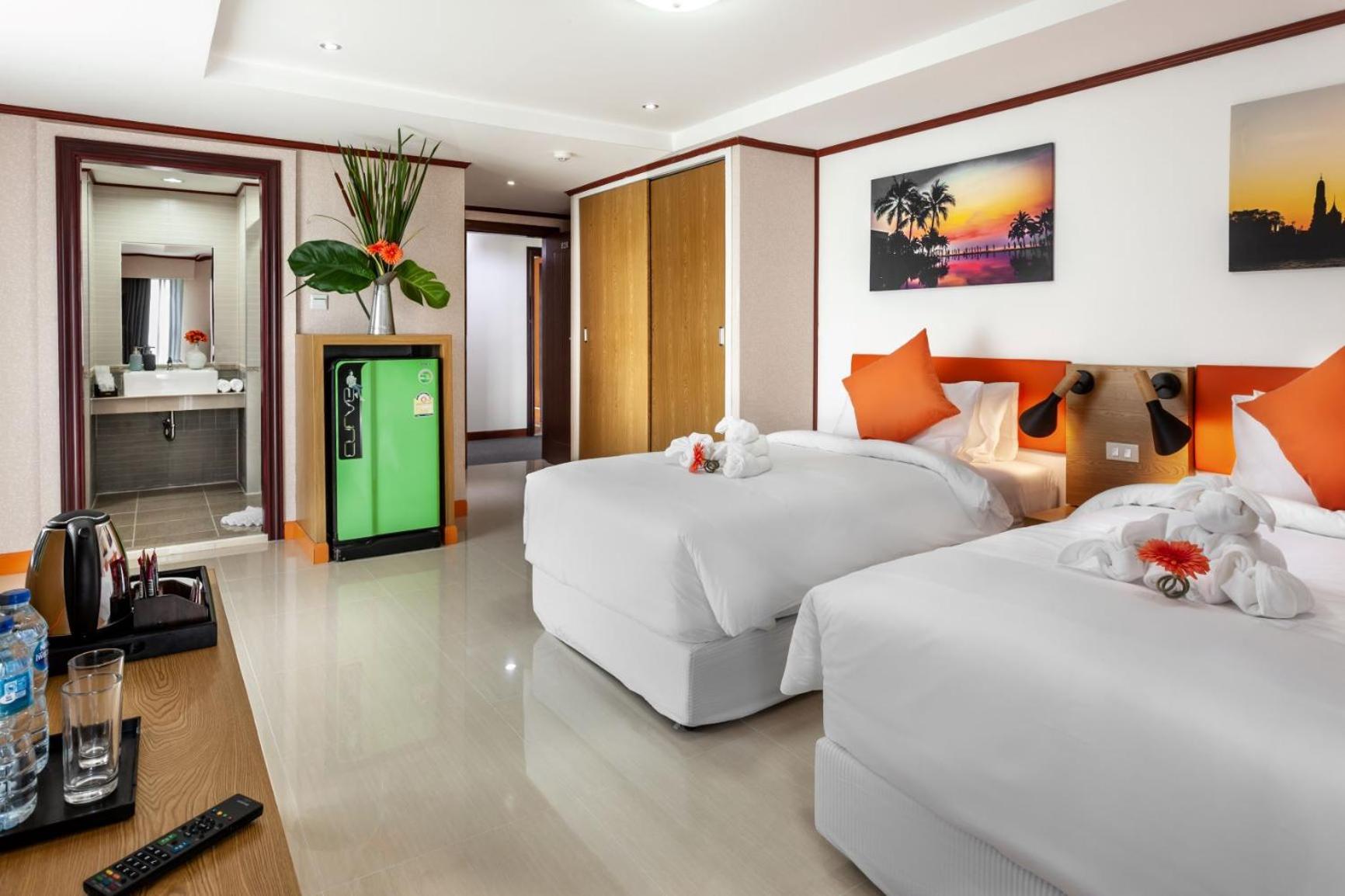 Deluxe Corner Room