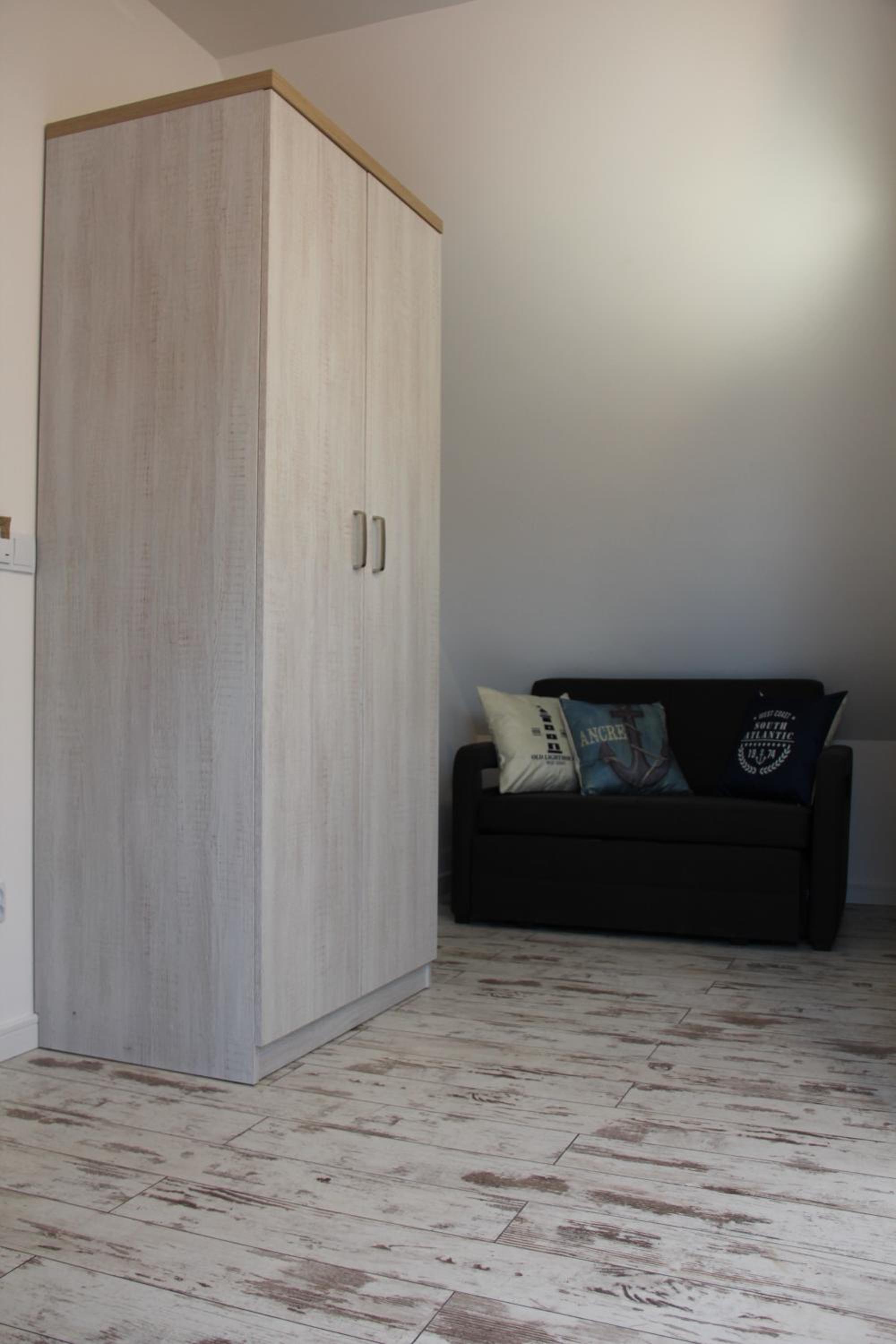 Deluxe Double Room (2 Adults + 1 Child) - Photo 4