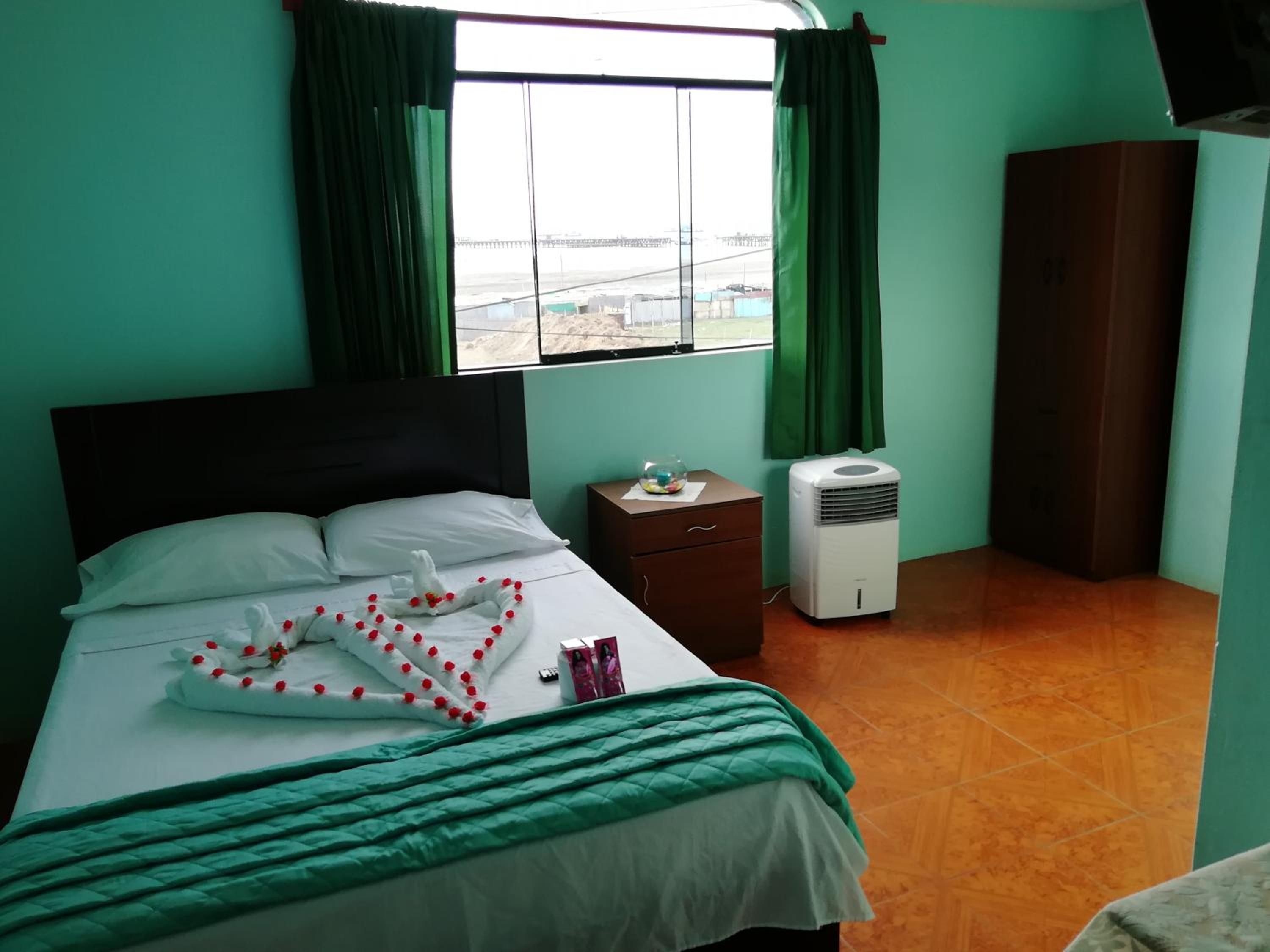 Double Room with Private Bathroom and Sea View photo 1
