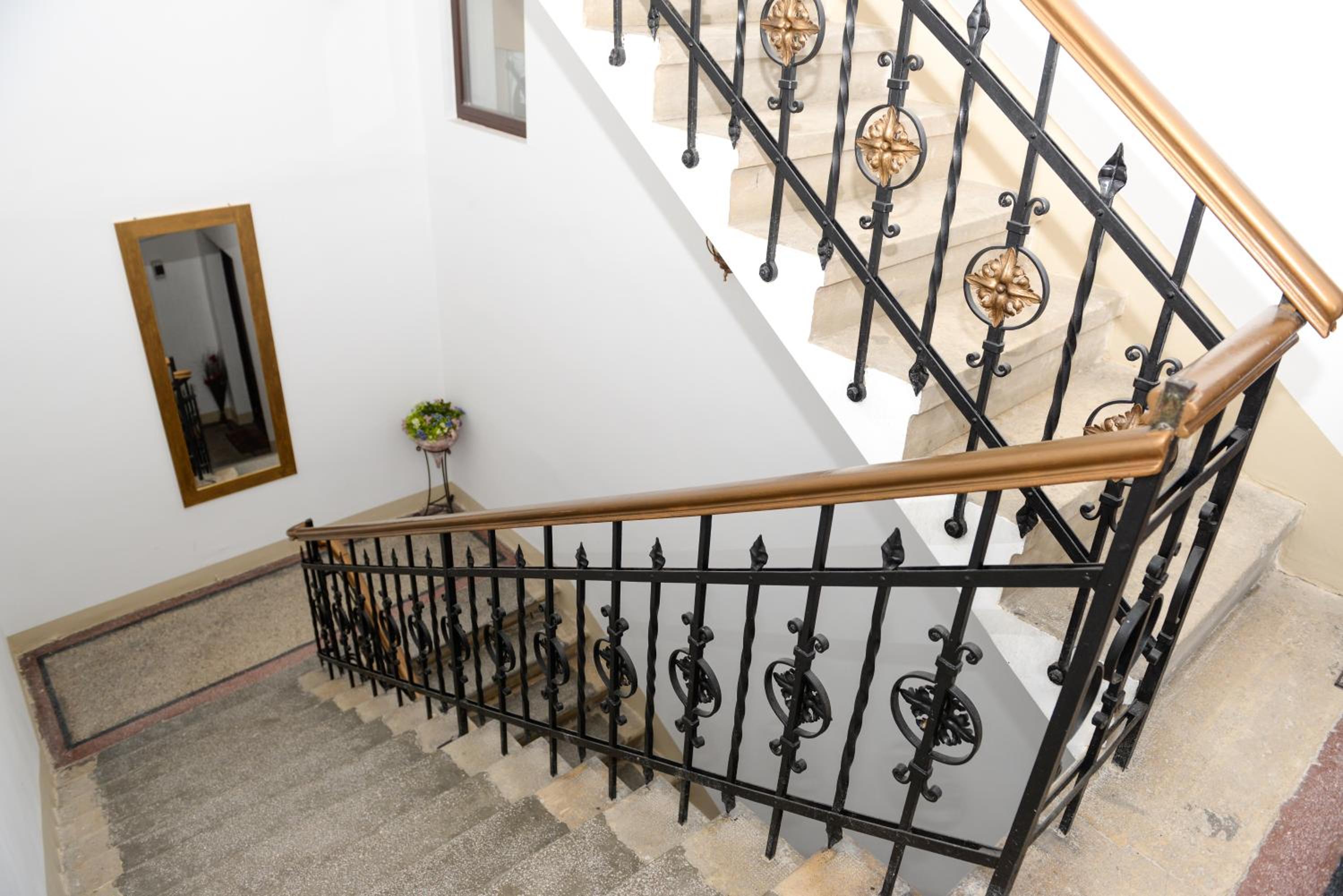 Apartment - Split Level photo 3