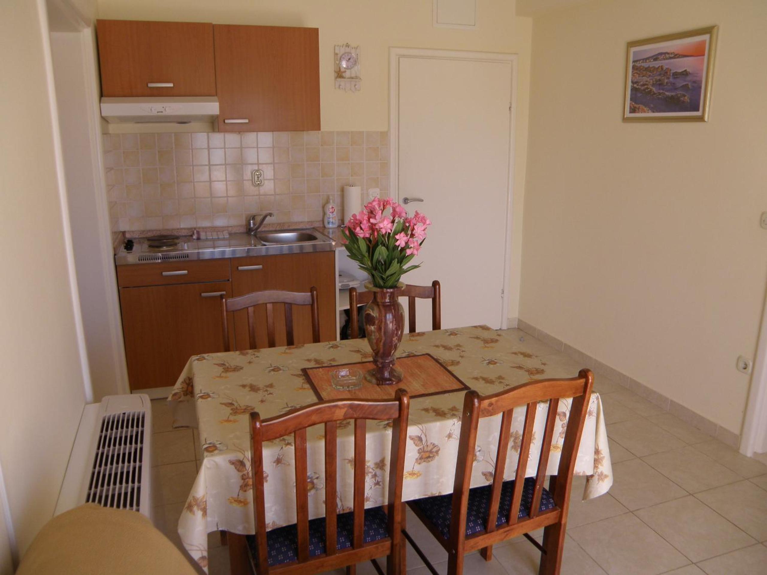 One-Bedroom Apartment with Balcony photo 1