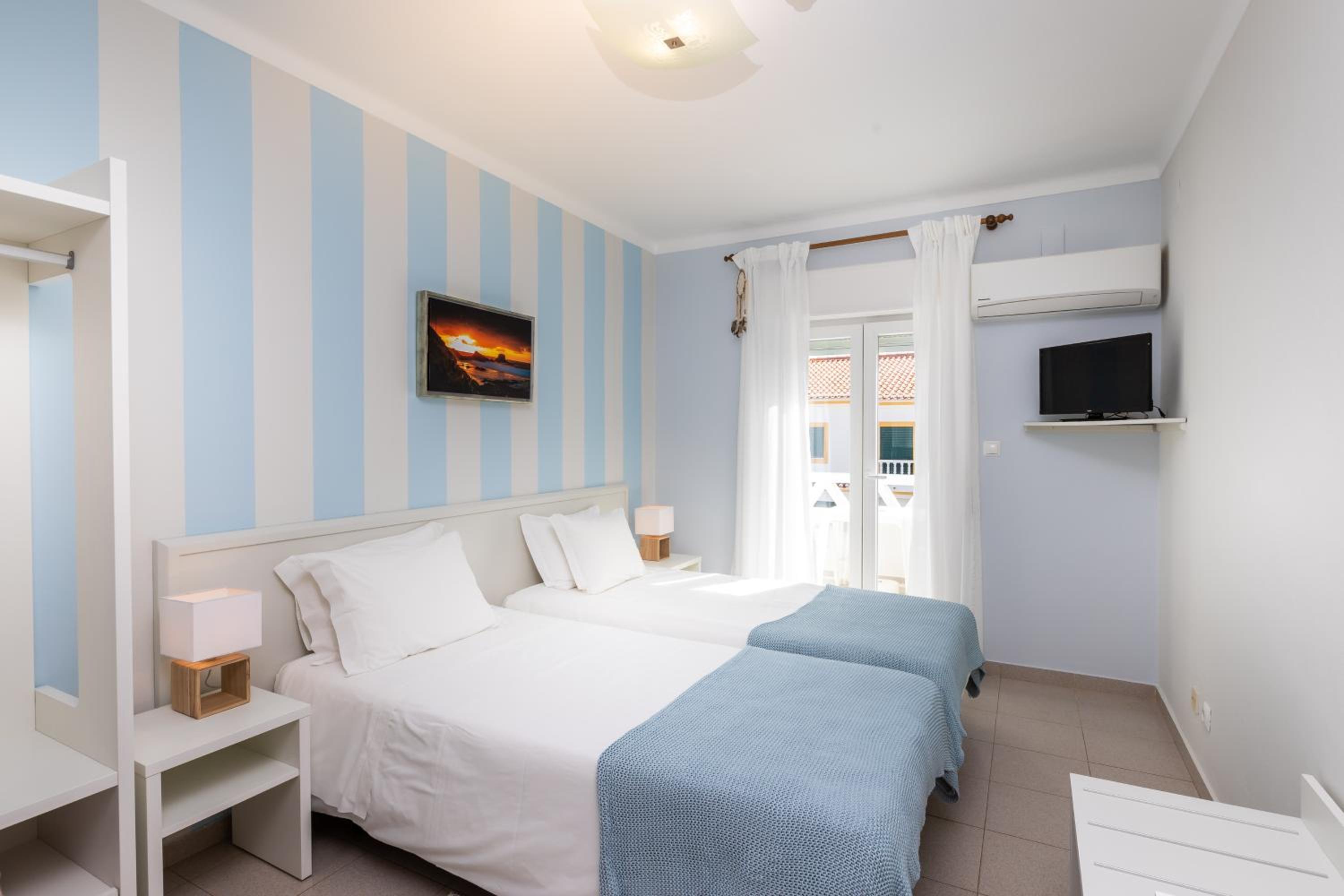 Twin Room with Balcony photo 1