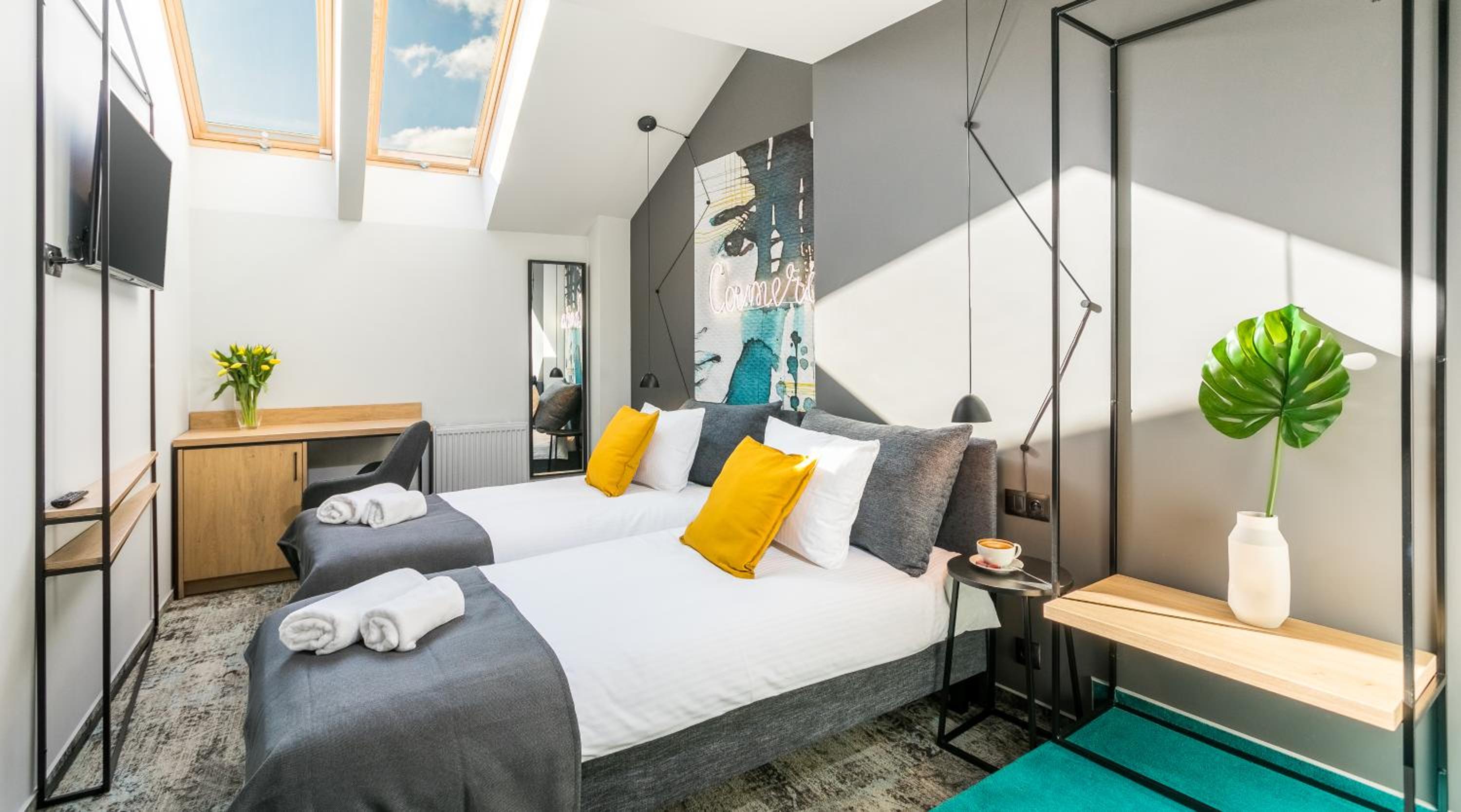 Standard Twin Room - Photo 1
