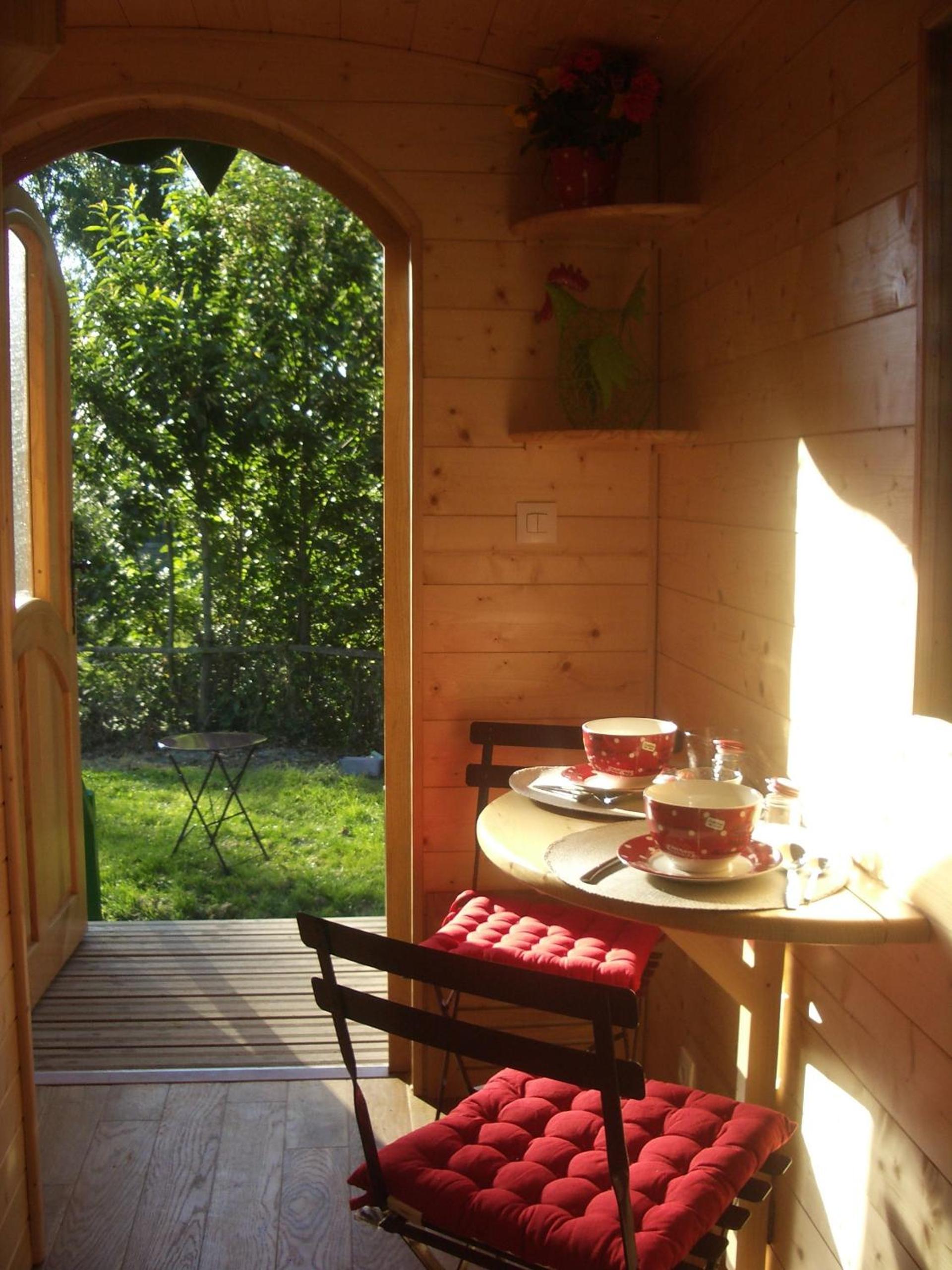 Wooden Caravan (2 Adults) photo 2