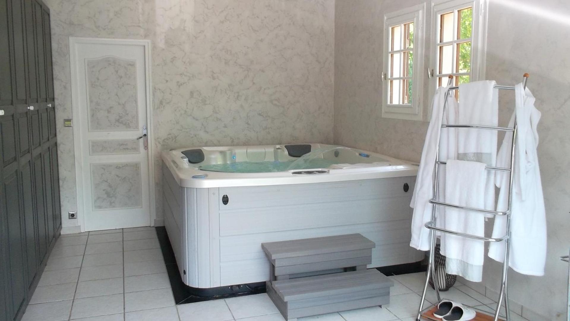 Double Room with Garden View - Photo 8