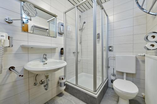 Budget Twin Room - Photo 1