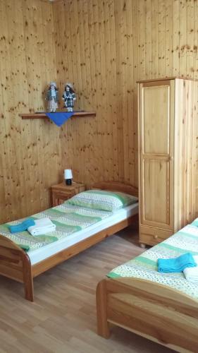 Twin Room with Private Bathroom photo 2
