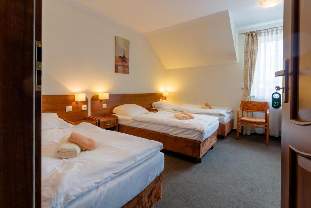 Standard Double or Twin Room - Photo 3