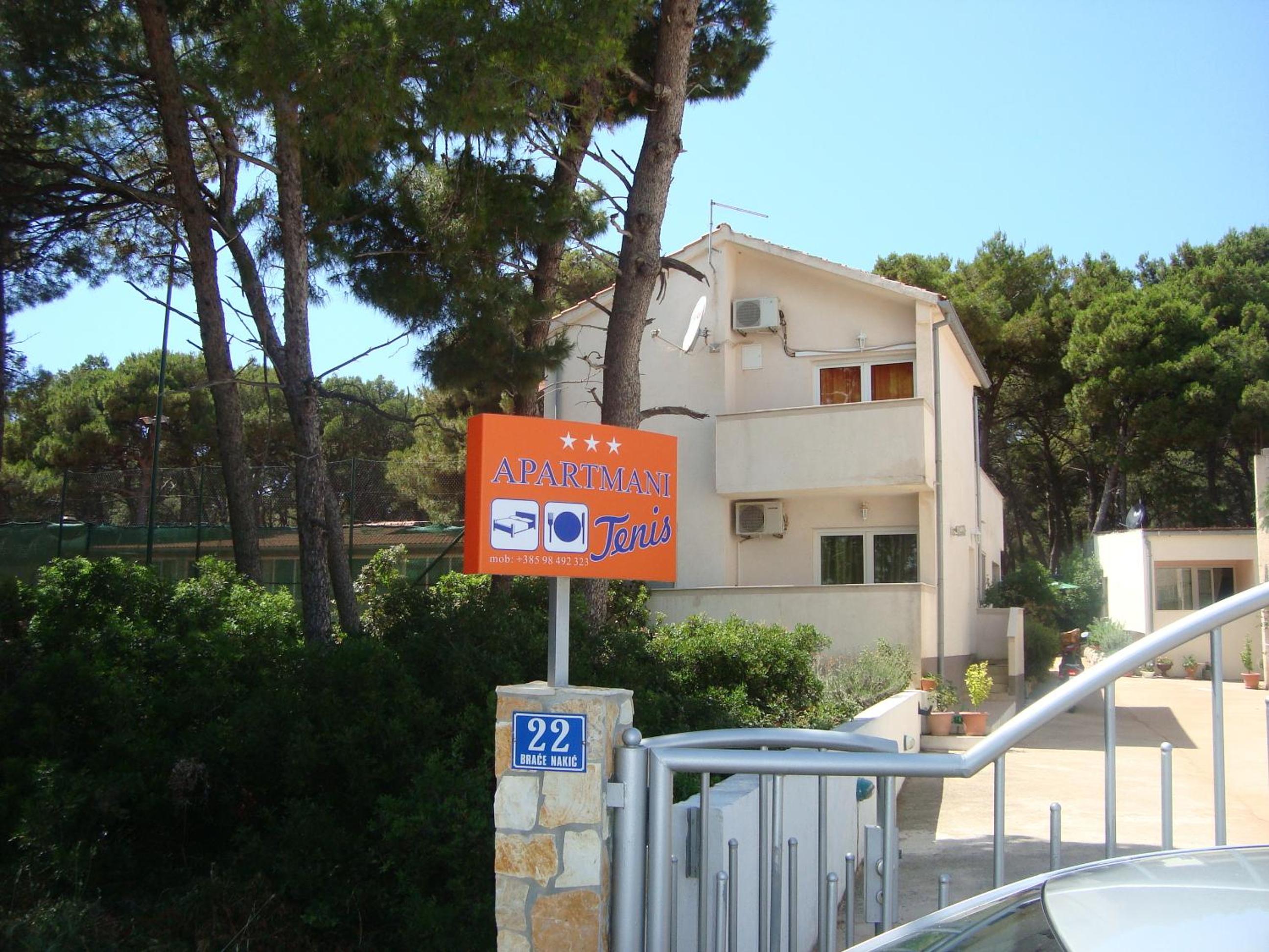 One-Bedroom Apartment with Balcony and Sea View photo 1