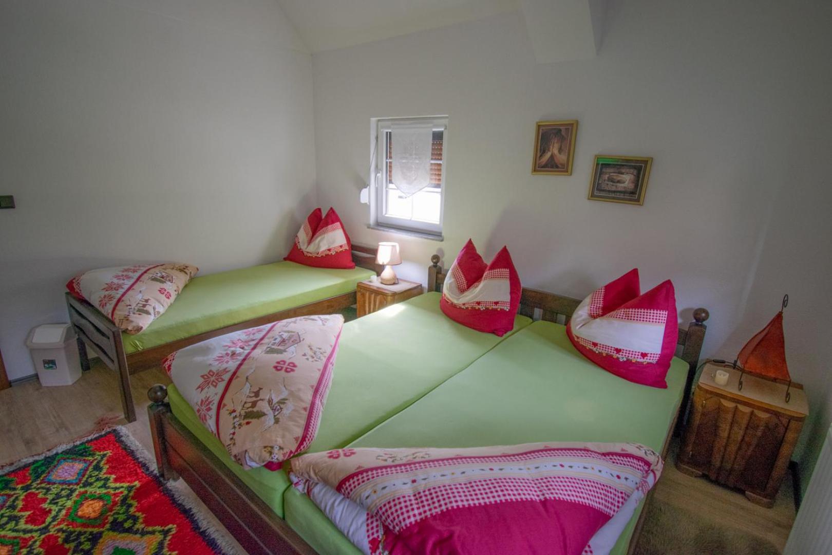 Standard Double Room with Shared Bathroom photo 3