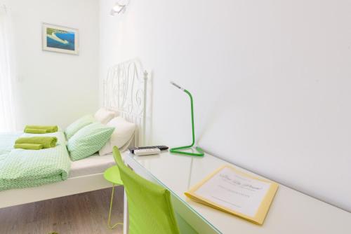 Studio with Sea View - Photo 9