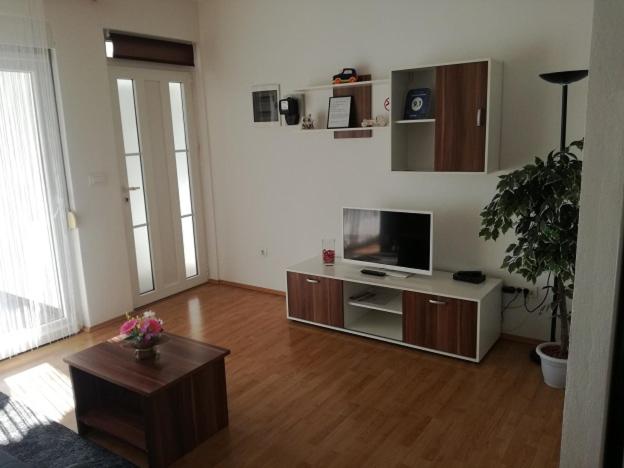 One-Bedroom Apartment with Balcony - Photo 15