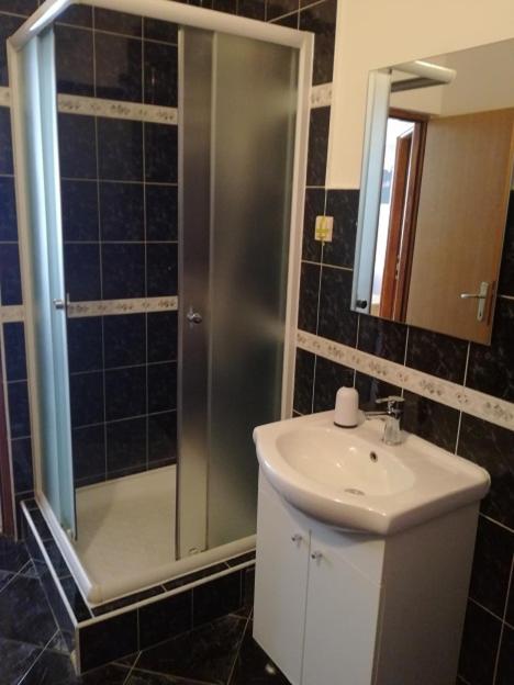 One-Bedroom Apartment - Ground Floor - Photo 25
