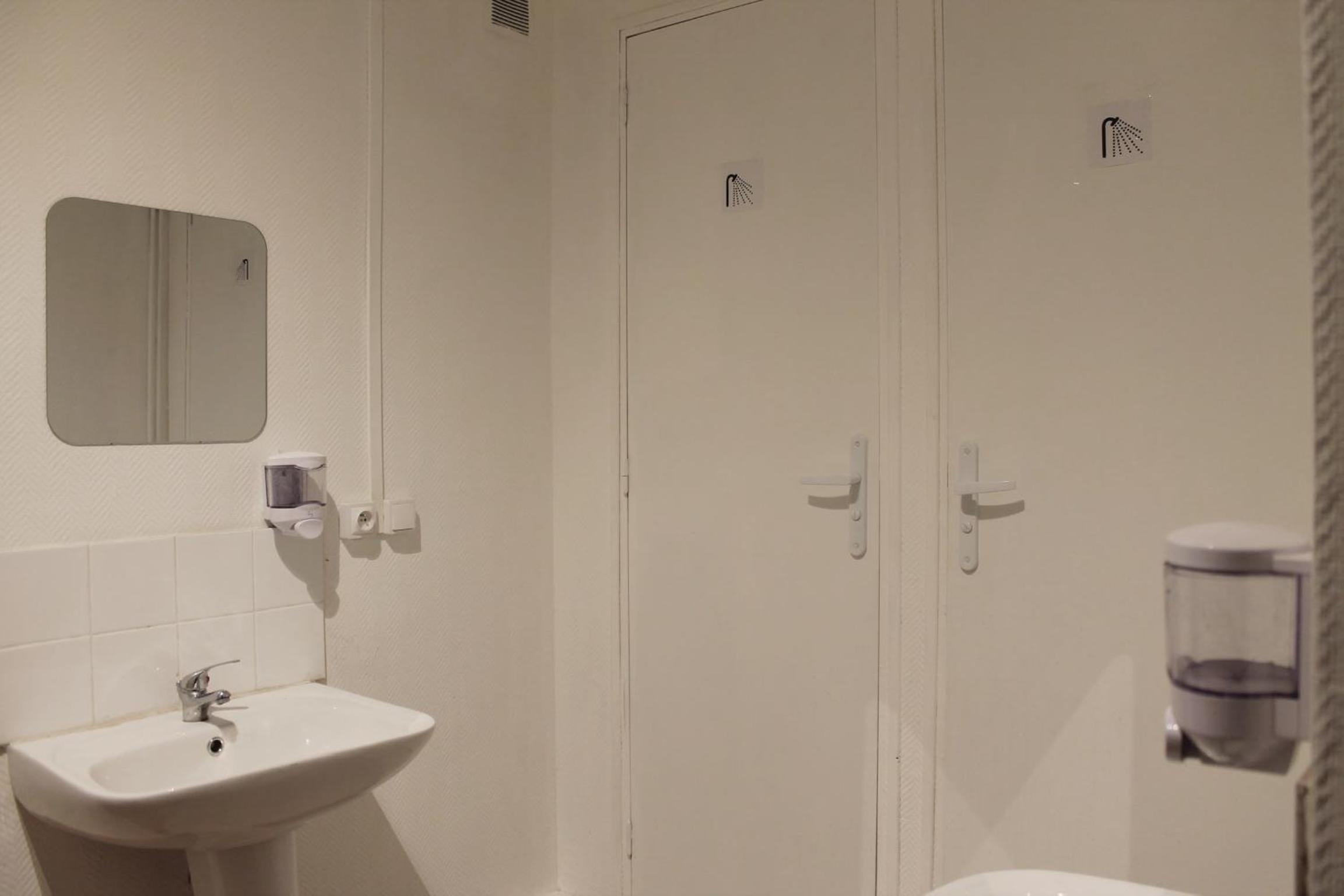 Bunk Bed in Mixed Dormitory Room with Shared Bathroom photo 2
