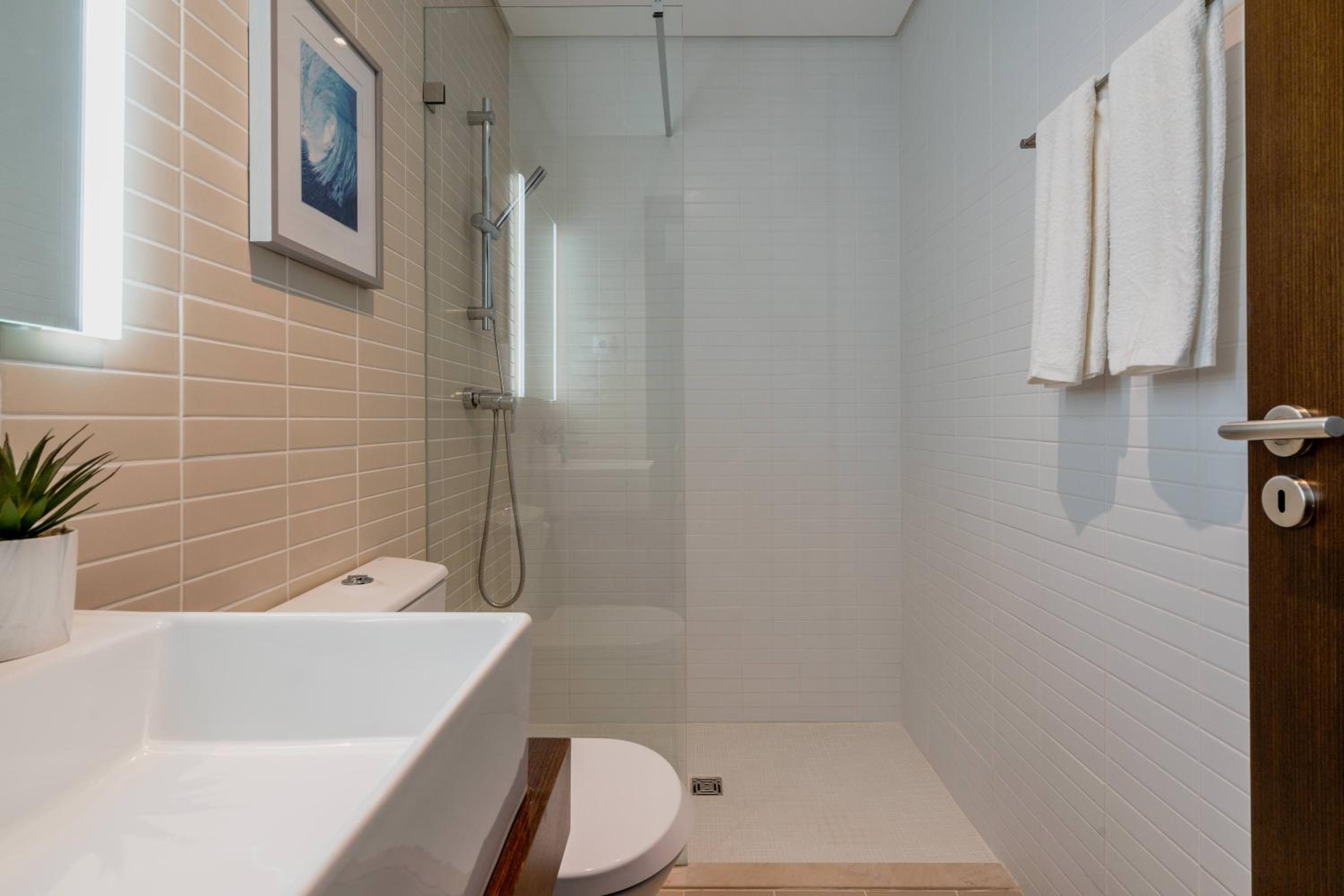 Deluxe Double or Twin Room with City View